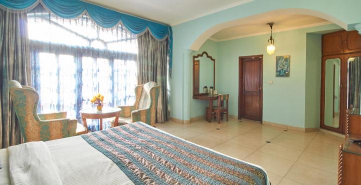 Fabexpress Lloyd House Hotel 3*