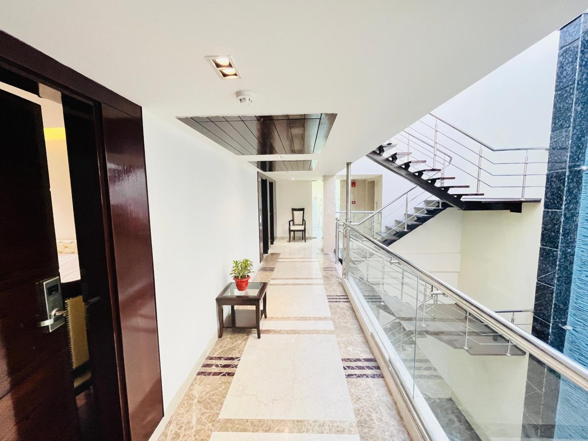 Aura Ip Grand Karkardooma Metro Station Couple Friendly 3* New Delhi