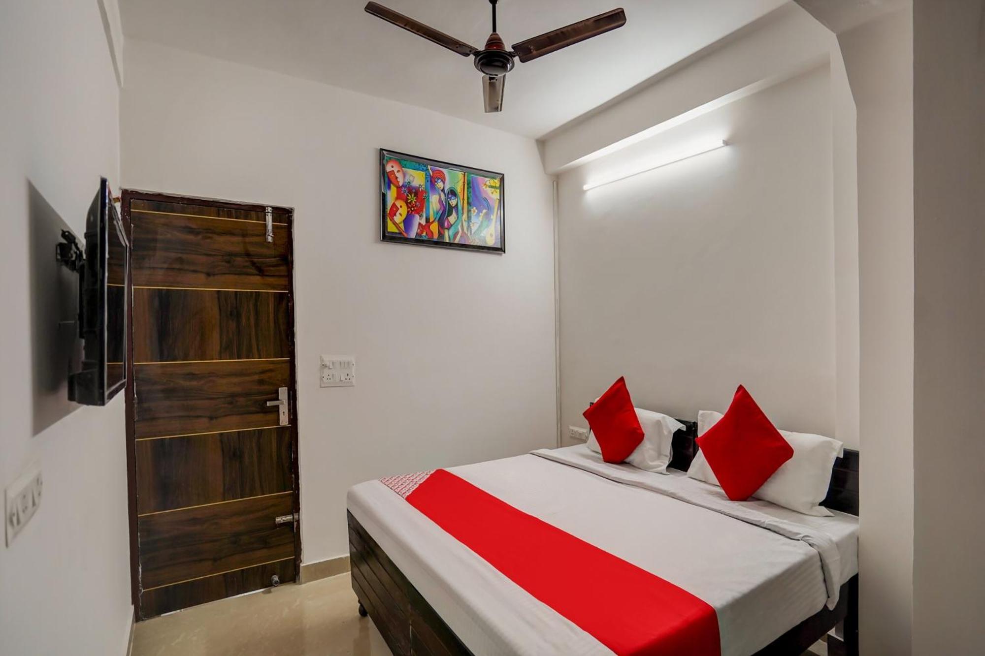 Hotel Oyo Flagship 75287 Pubg Residency New Delhi