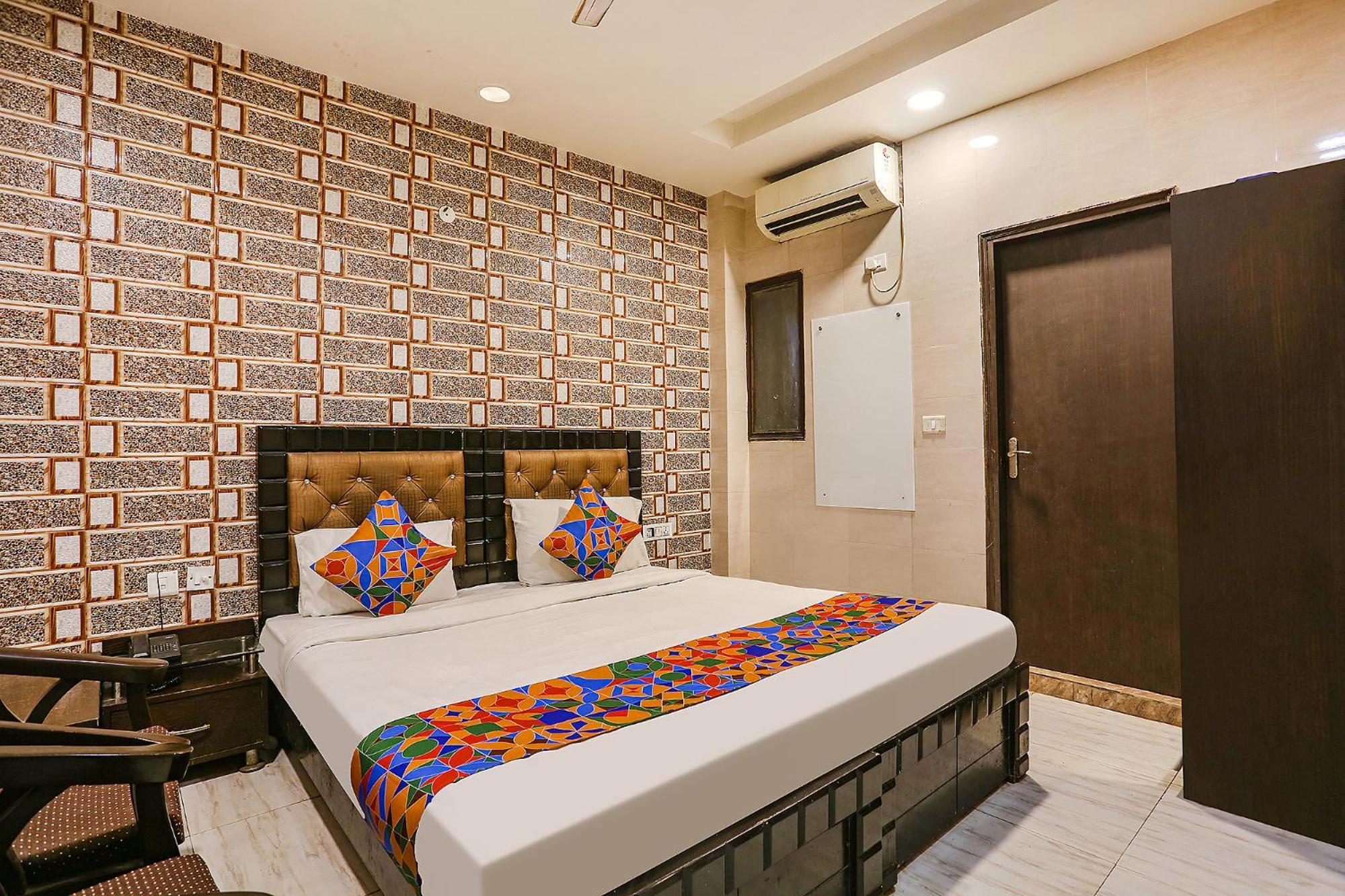 Fabhotel Rs Gera - Nr Nehru Place Market Hotel