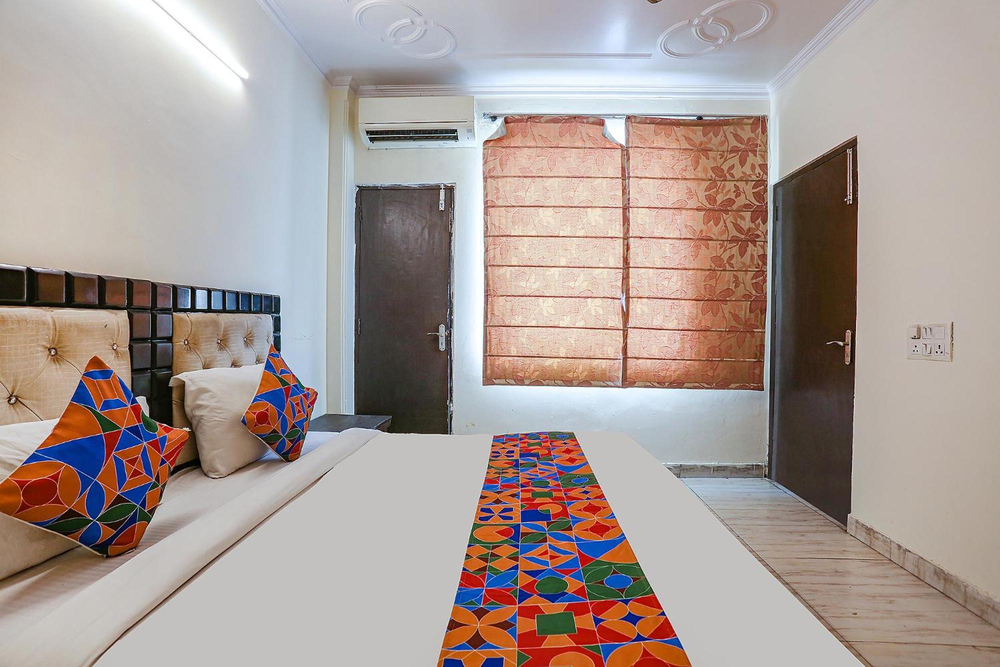 Hotel Fabhotel Rs Gera - Nr Nehru Place Market