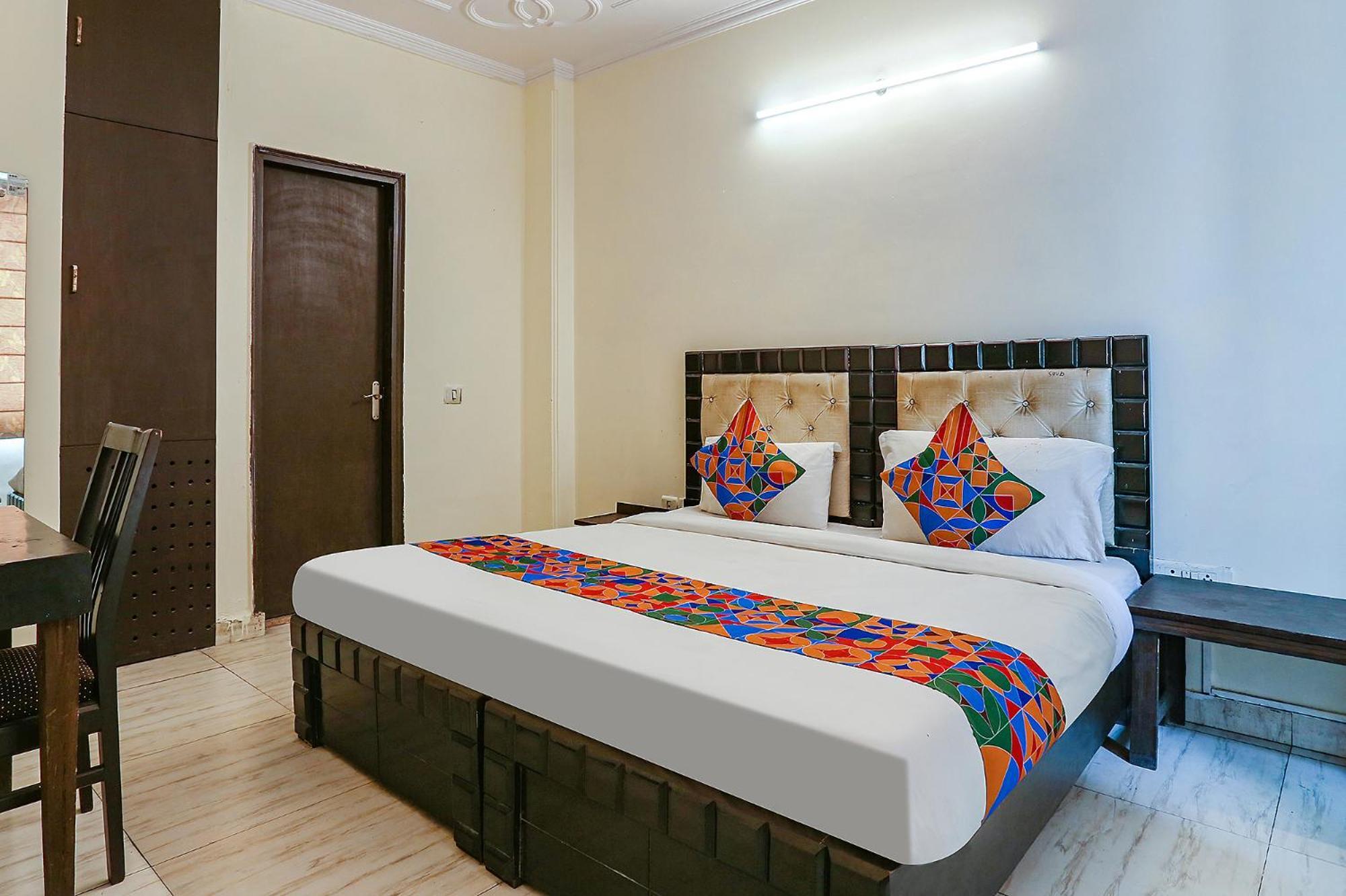 Hotel Fabhotel Rs Gera - Nr Nehru Place Market 3*