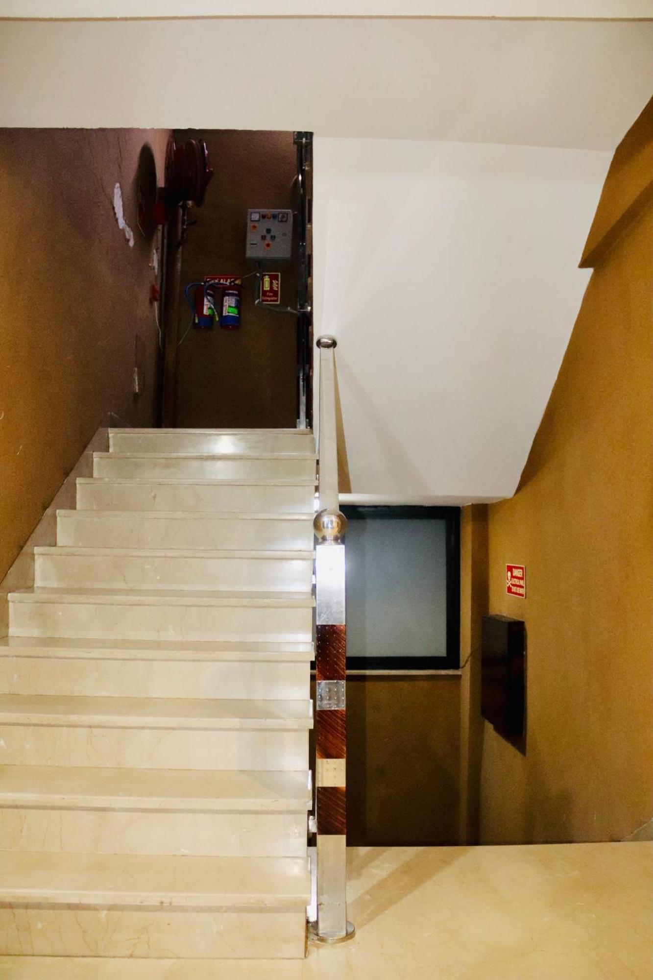 Magic Tree Karol Bagh Metro Station New Hotel 3*