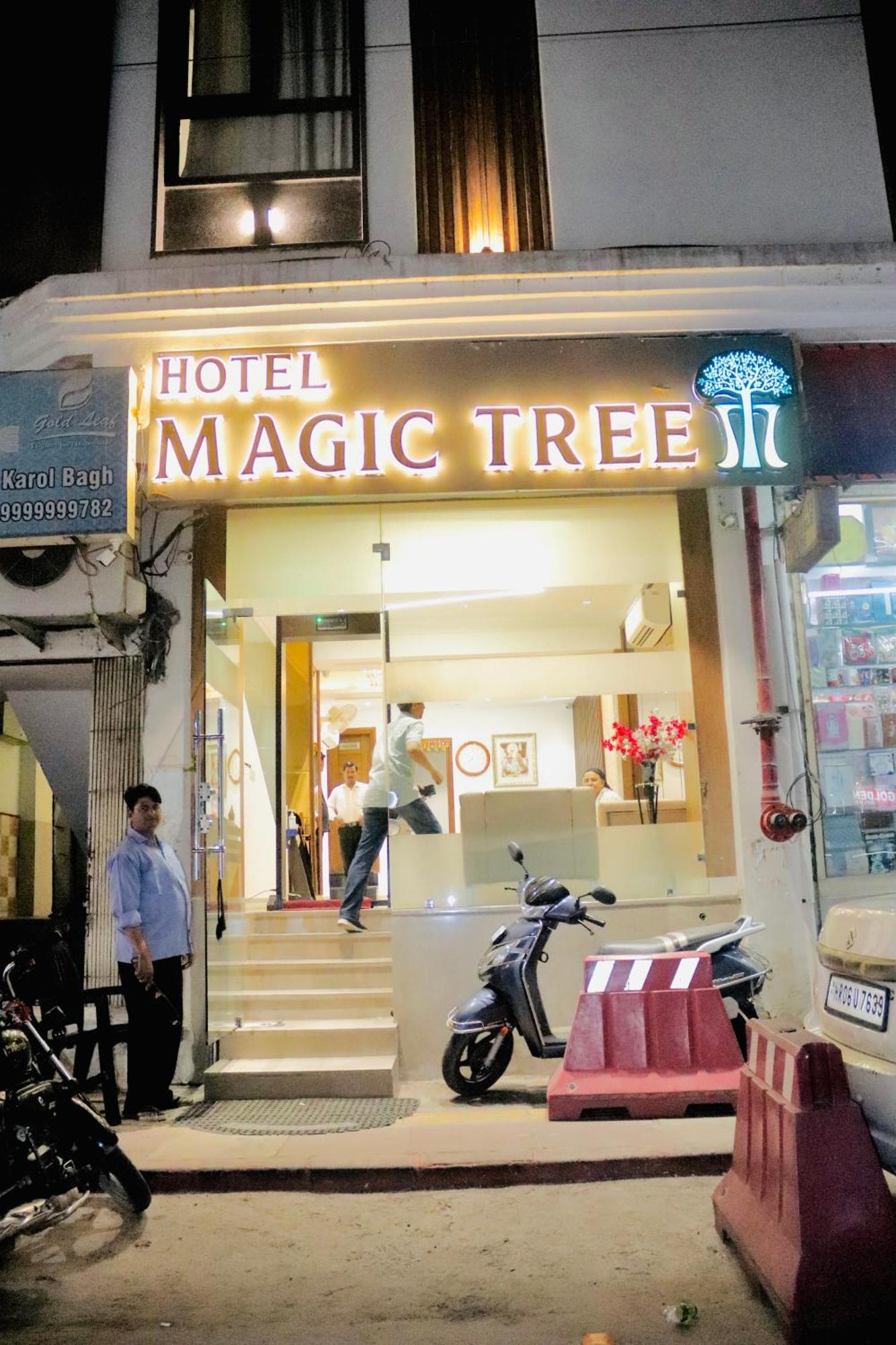 Magic Tree Karol Bagh Metro Station New Hotel