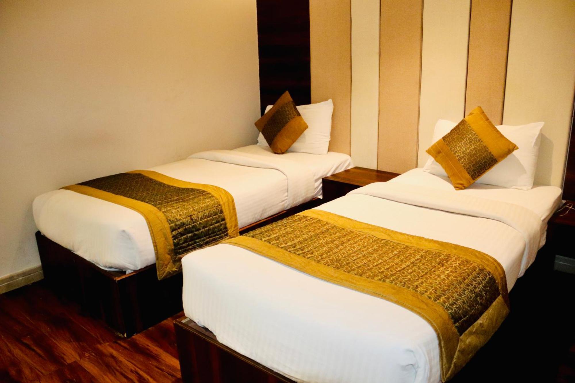 Hotel Magic Tree Karol Bagh Metro Station New 3*