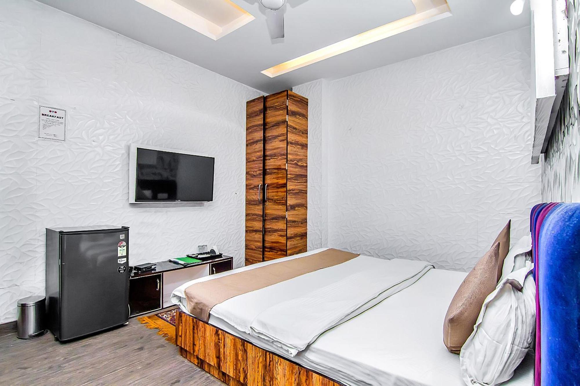 Hotel Oyo Flagship Ls Banquet & Delhi (National Capital Territory of India)