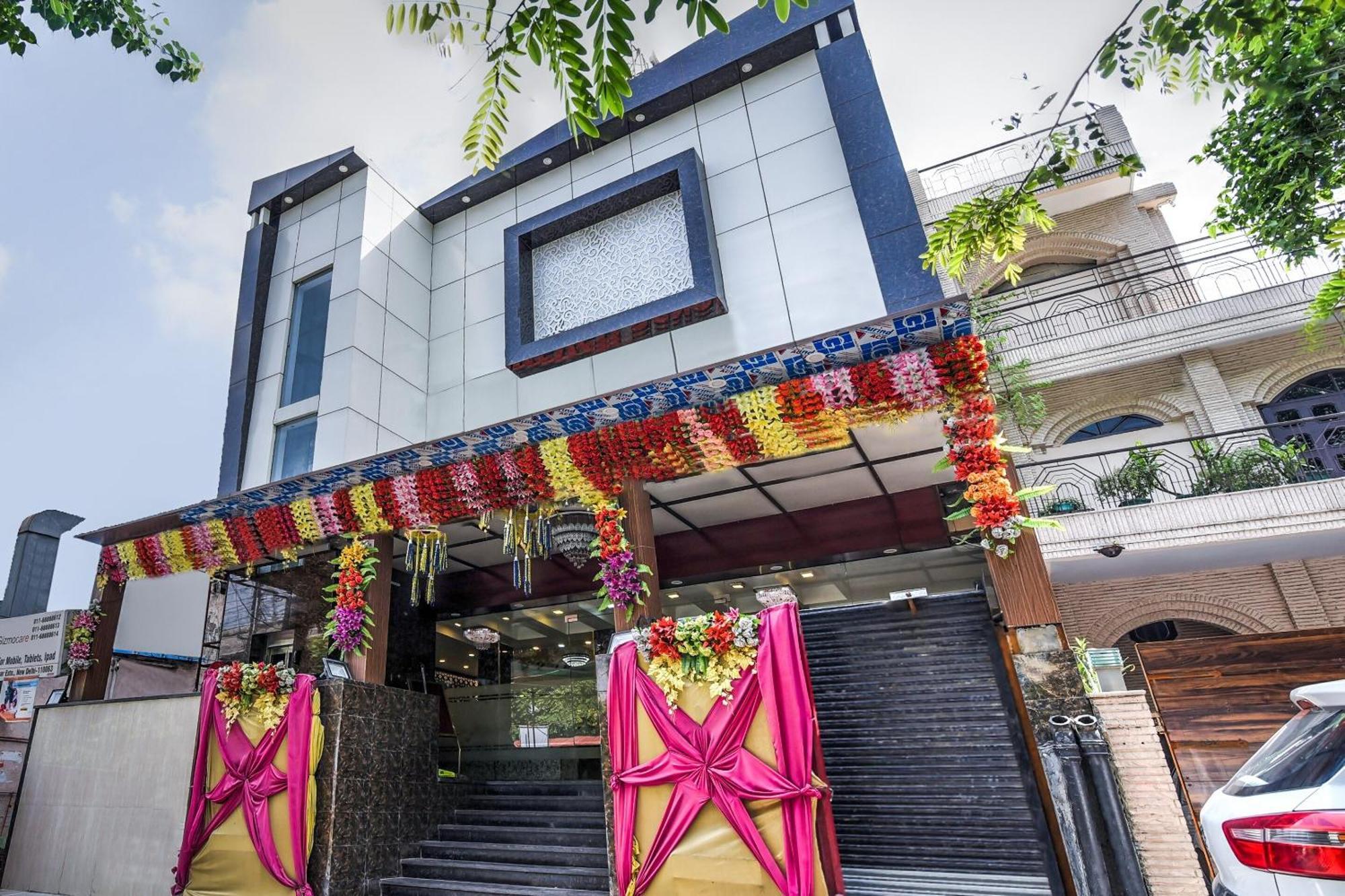 Oyo Forever Banquet & 3* New Delhi