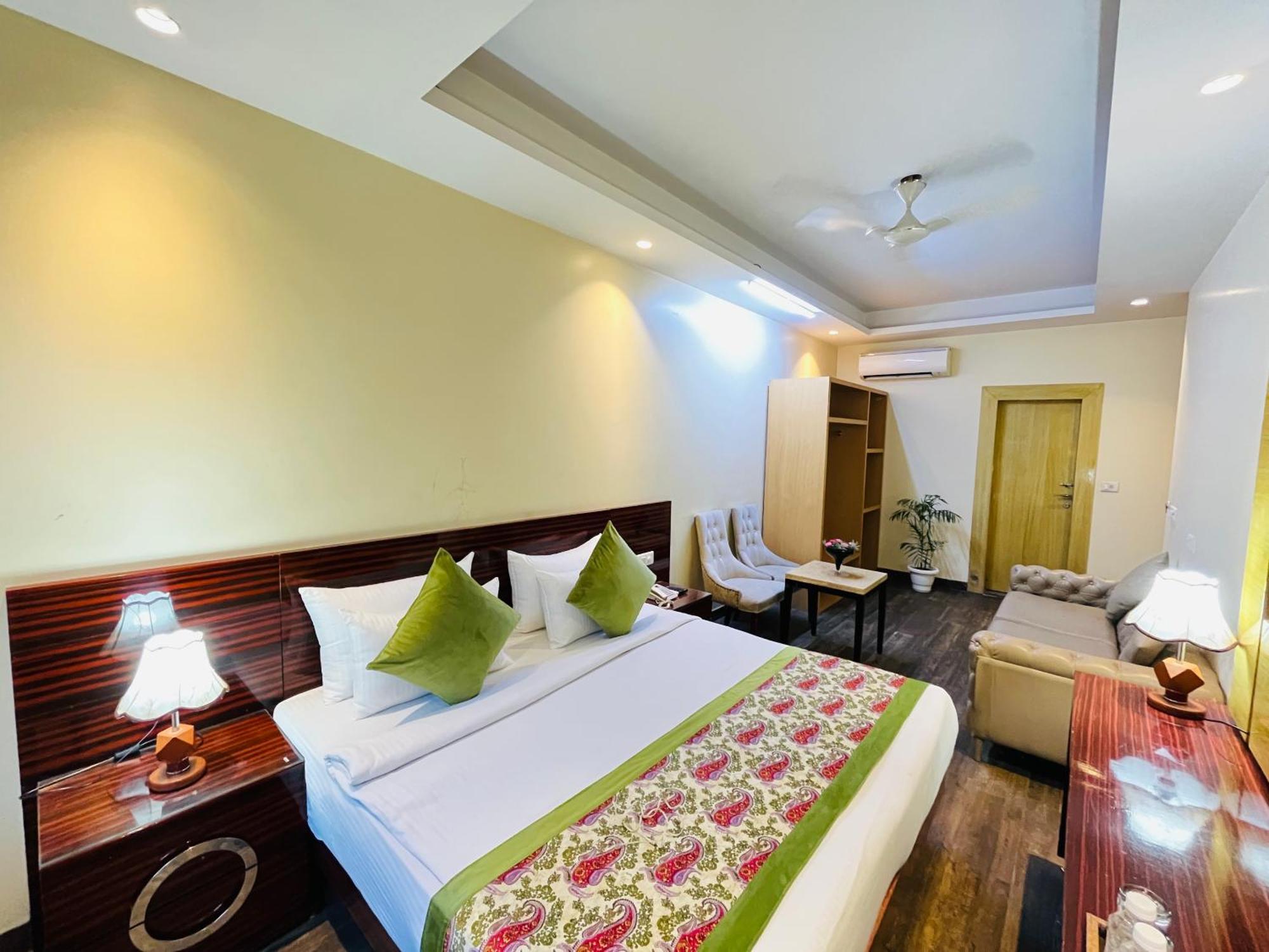 Banz Near Delhi Airport
