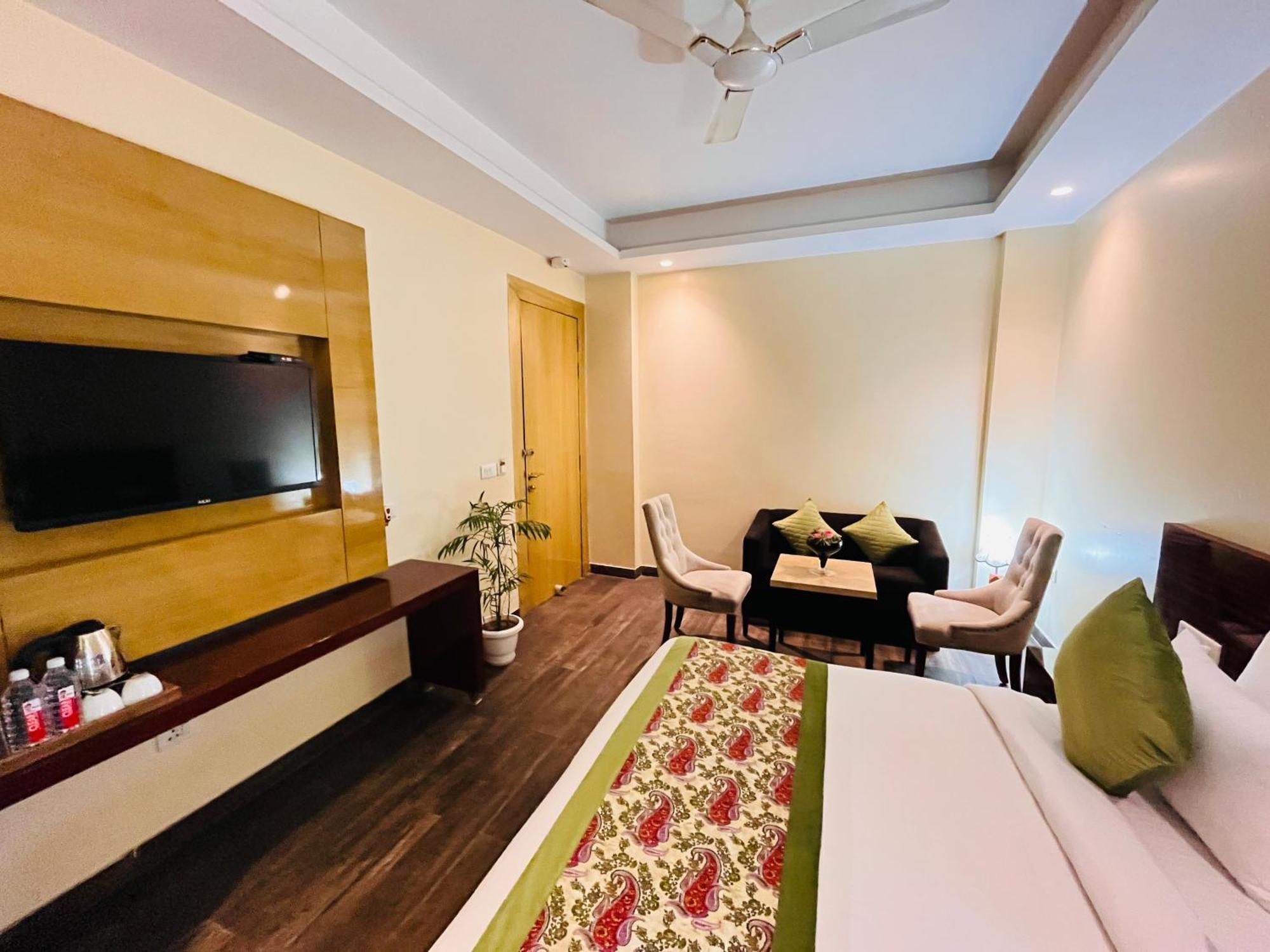 Banz Near Delhi Airport