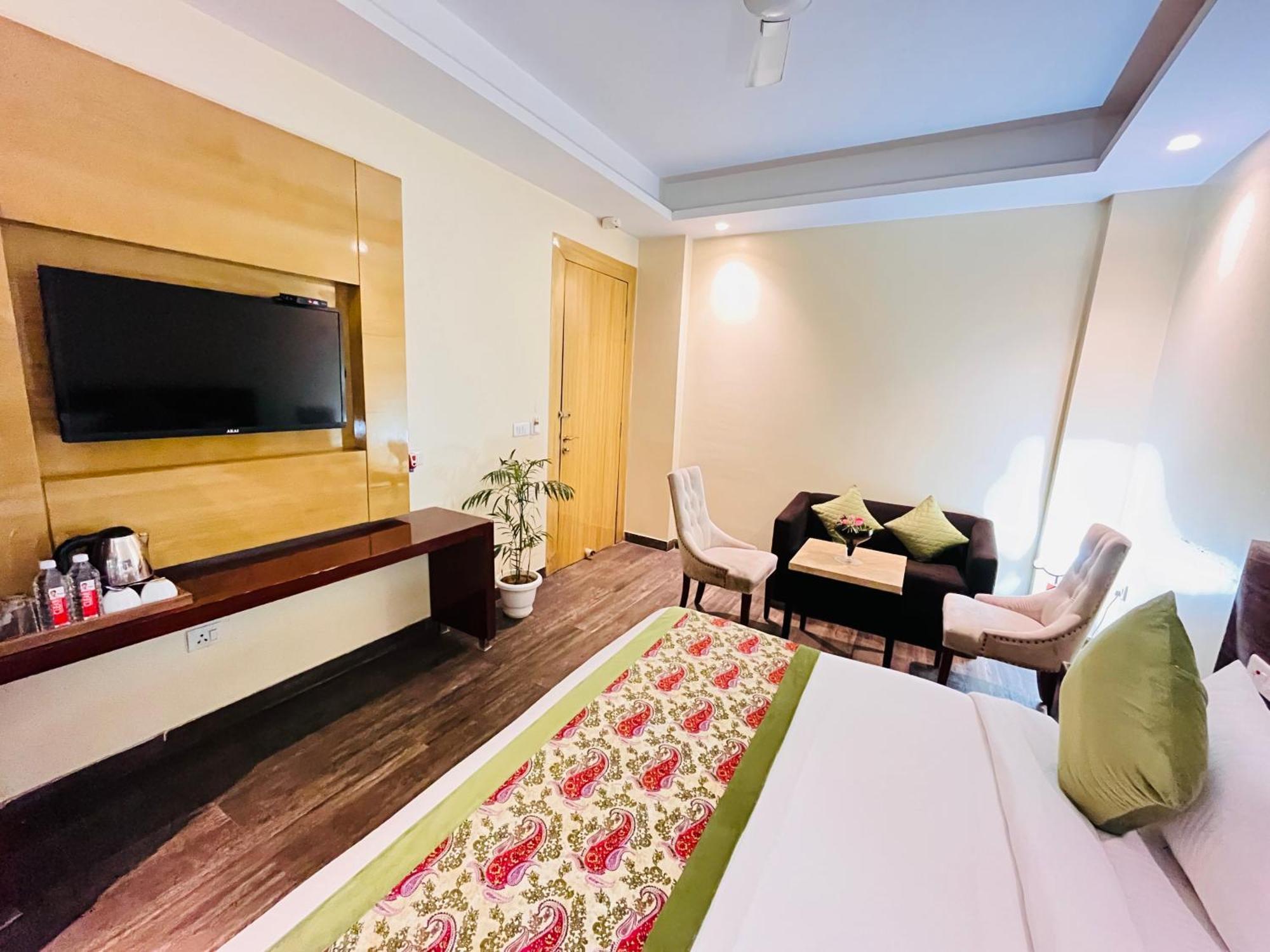 Banz Near Delhi Airport Hotel New Delhi