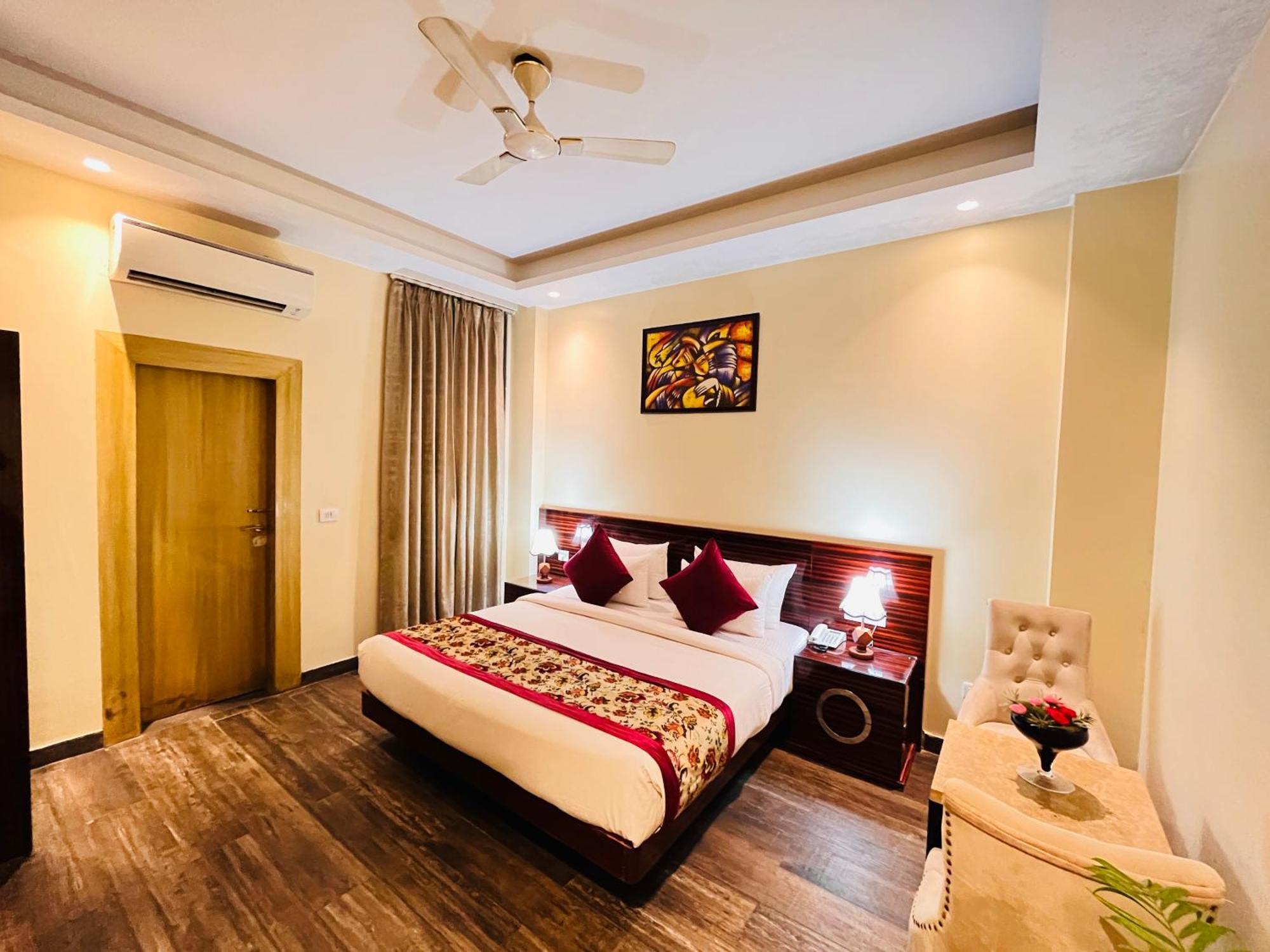 Banz Near Delhi Airport New Delhi