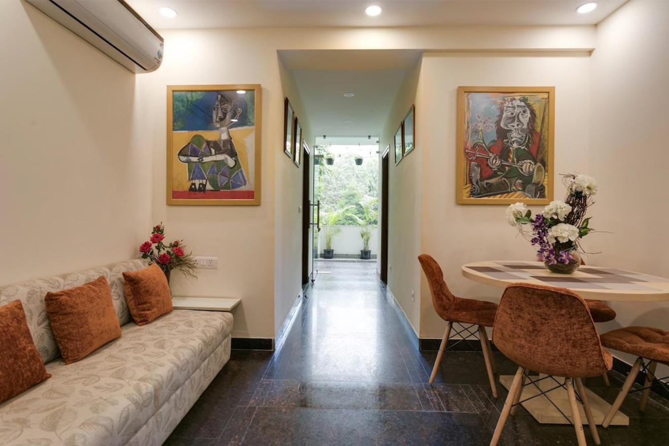 Moydom Private Ensuite With Shared Balcony & Kitchen * New Delhi