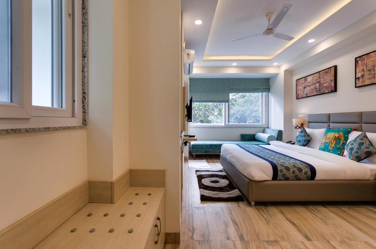 Moydom Private Ensuite With Shared Balcony & Kitchen New Delhi