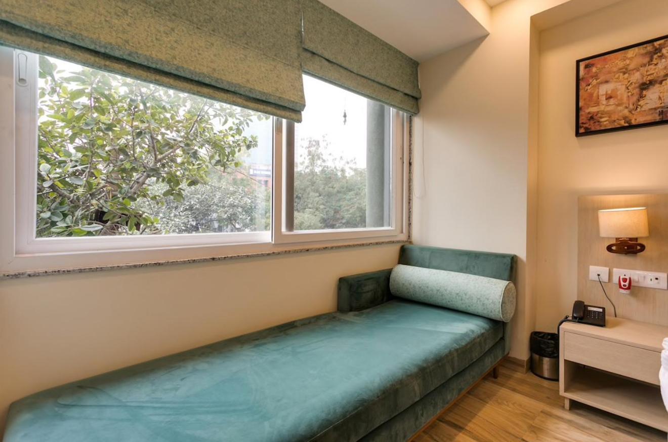 Moydom Private Ensuite With Shared Balcony & Kitchen Bed & Breakfast *