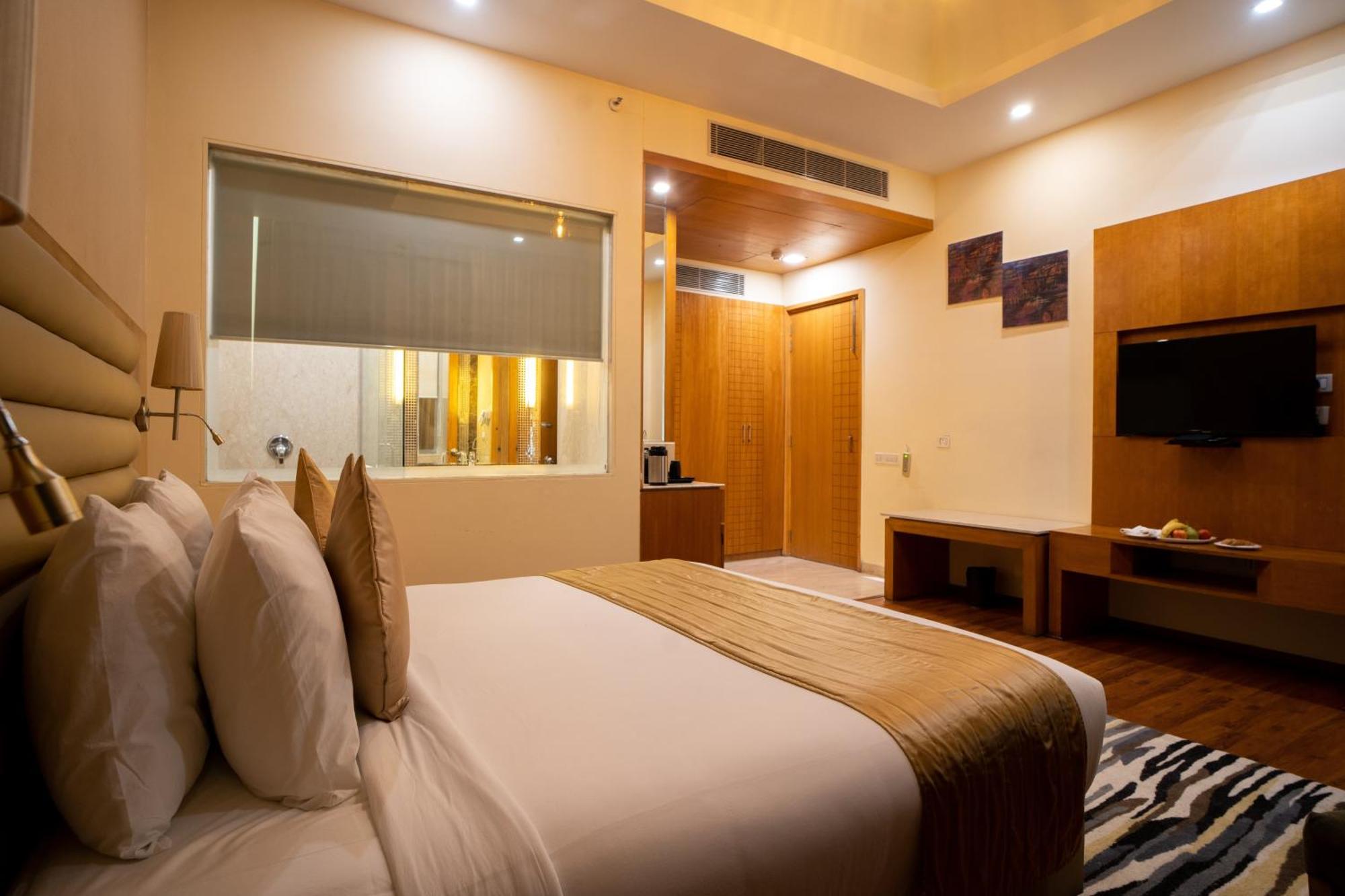 Opulent By Udman Chhattarpur