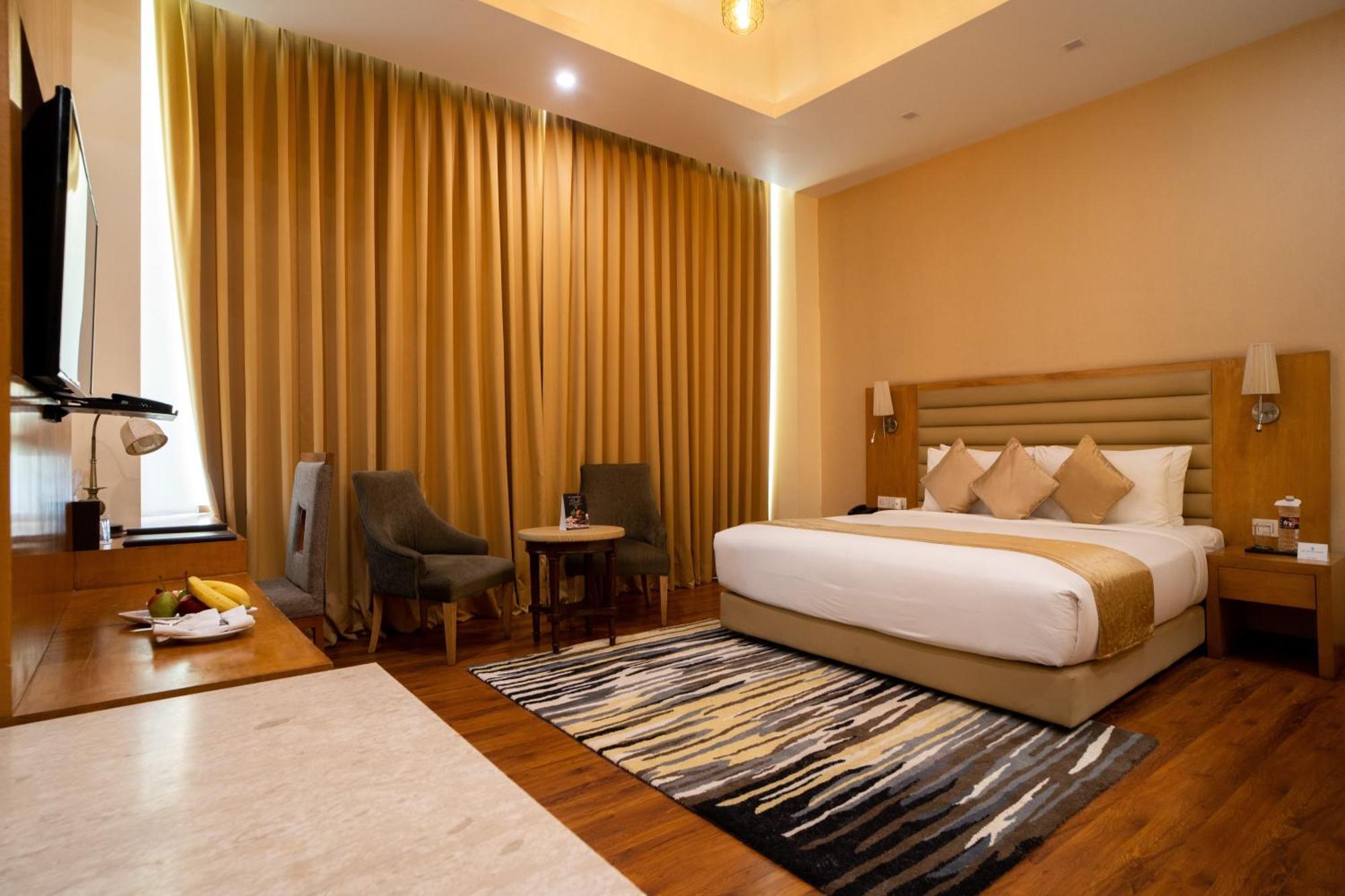 Opulent By Udman Chhattarpur Hotel 4*