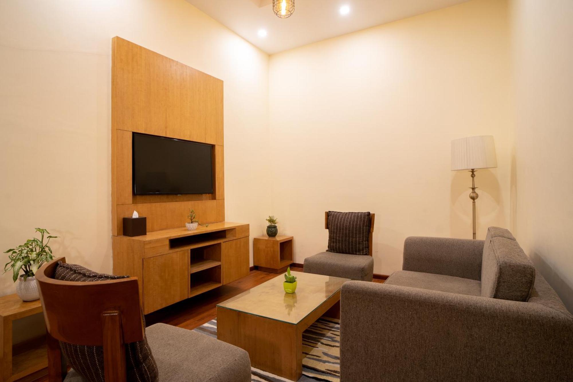 Opulent By Udman Chhattarpur