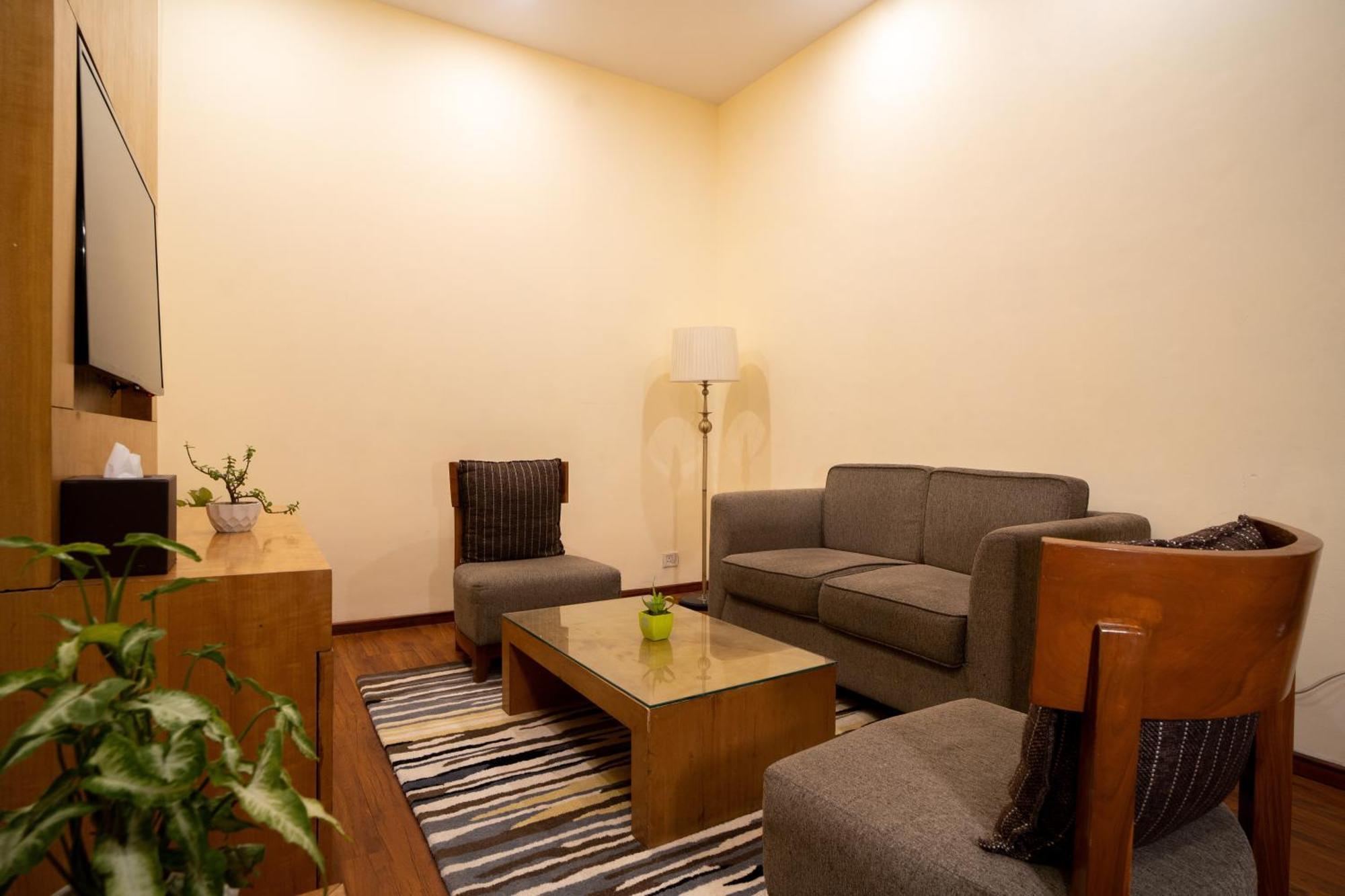 Hotel Opulent By Udman Chhattarpur
