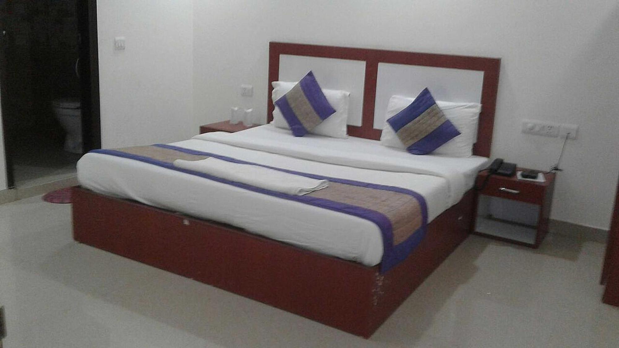 O King Plaza Hotel 3*