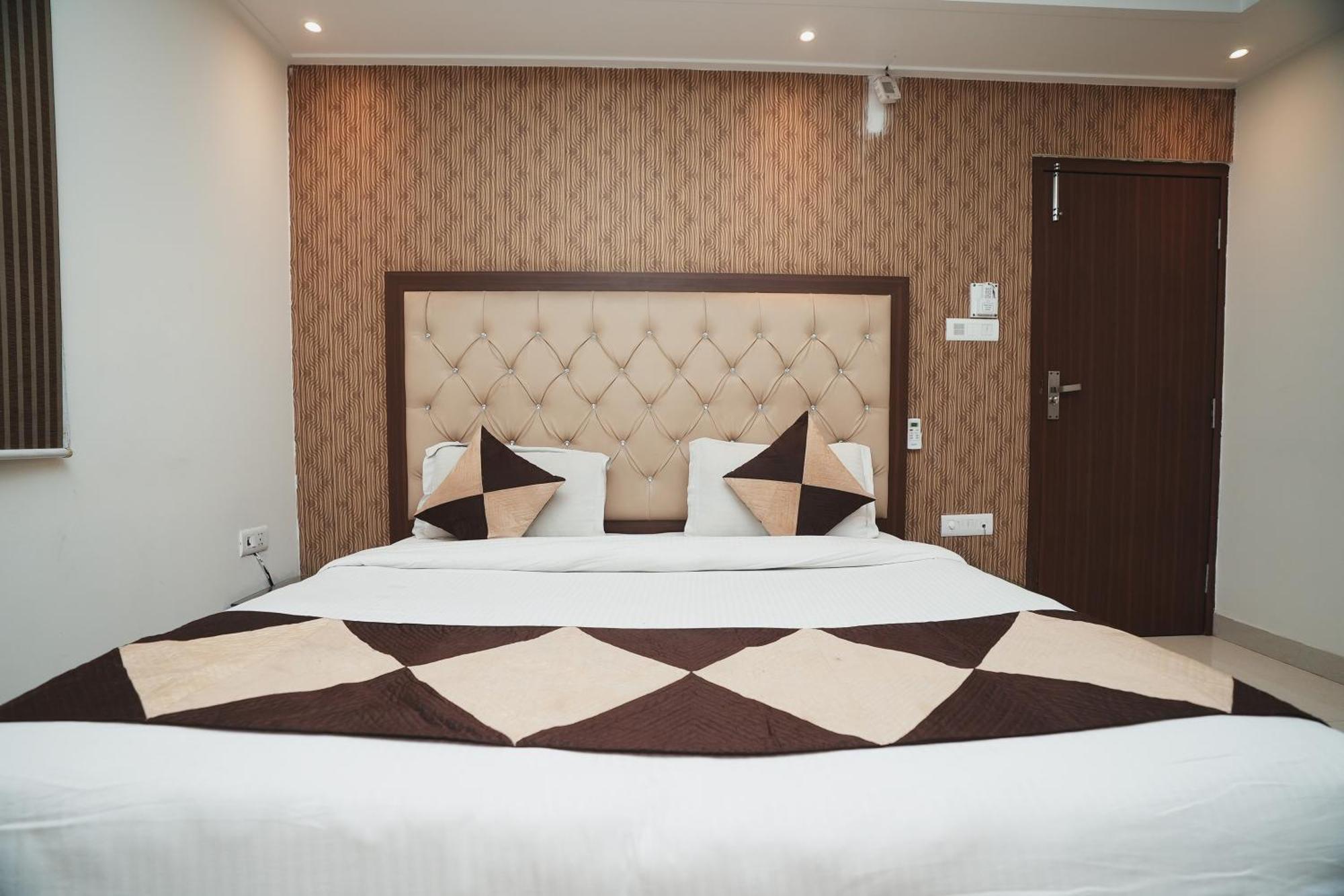 B Continental Hotel Delhi (National Capital Territory of India)