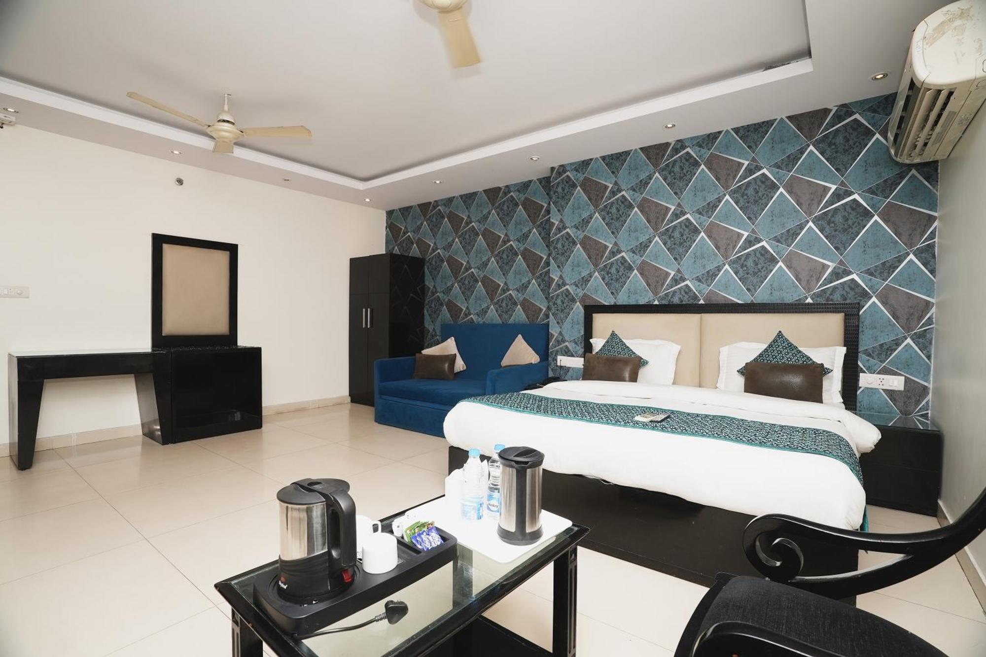B Continental Hotel 3*