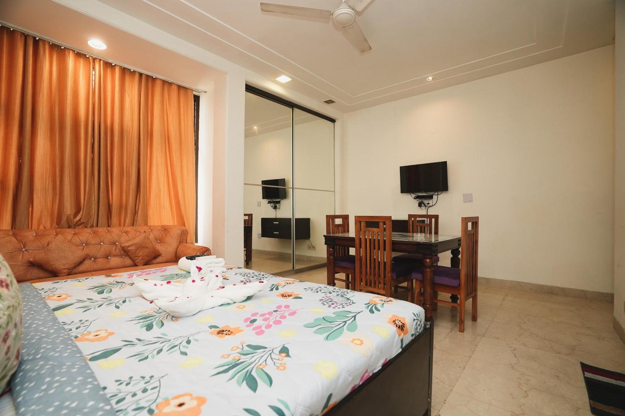 Mintstar And Hotel New Delhi