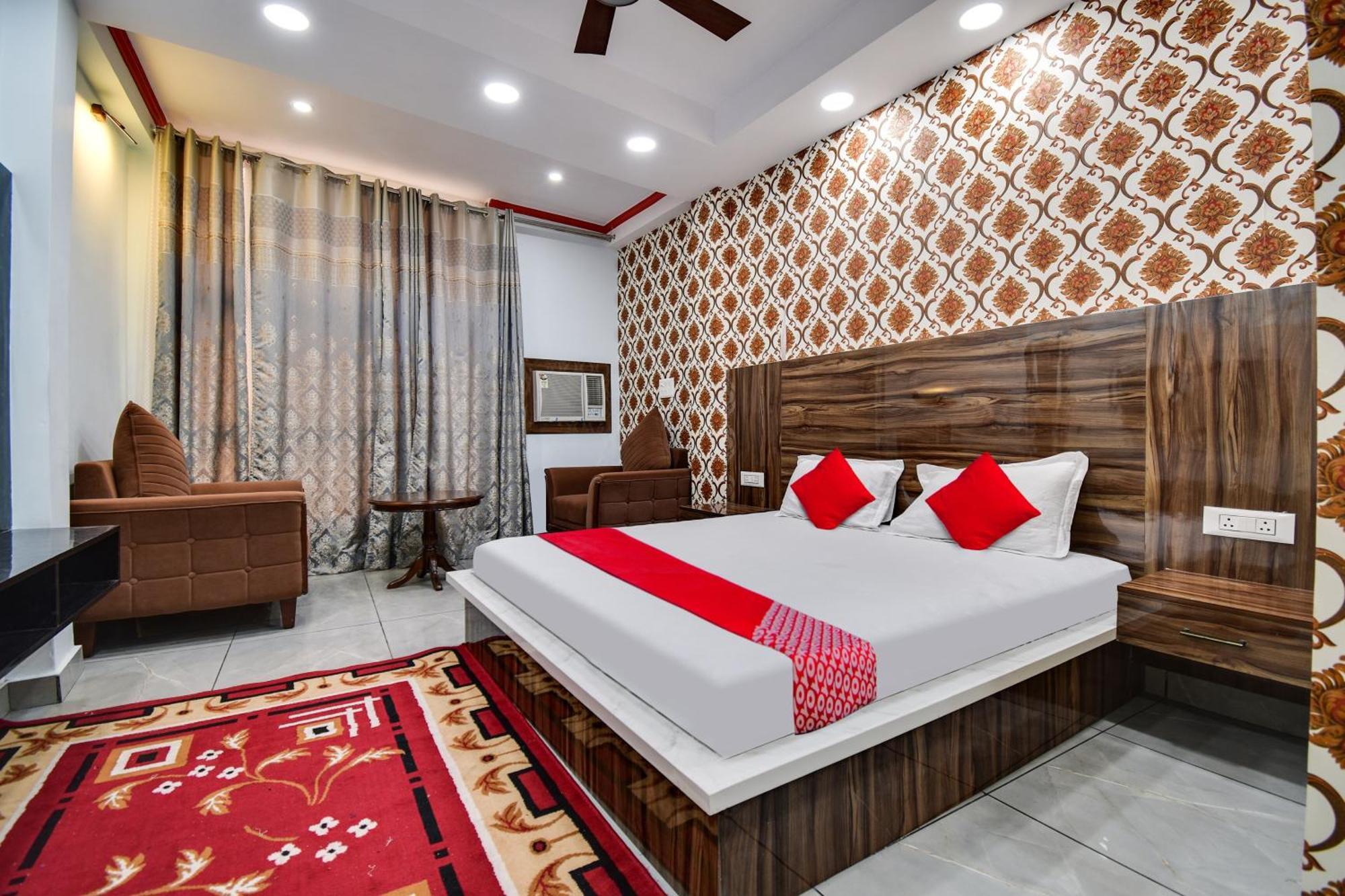 Oyo Flagship The Flaurish Hotel New Delhi