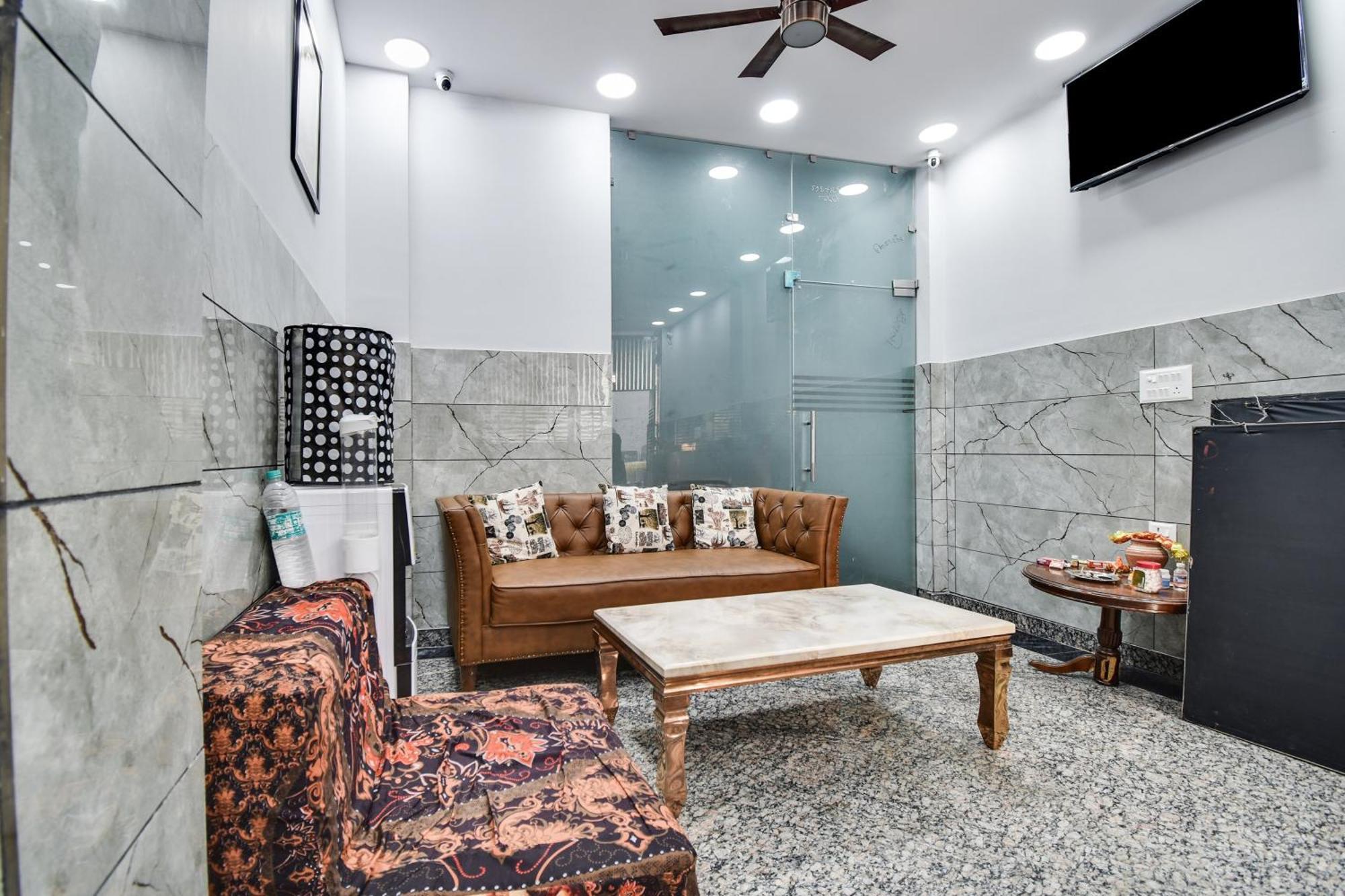 Oyo Flagship The Flaurish Hotel