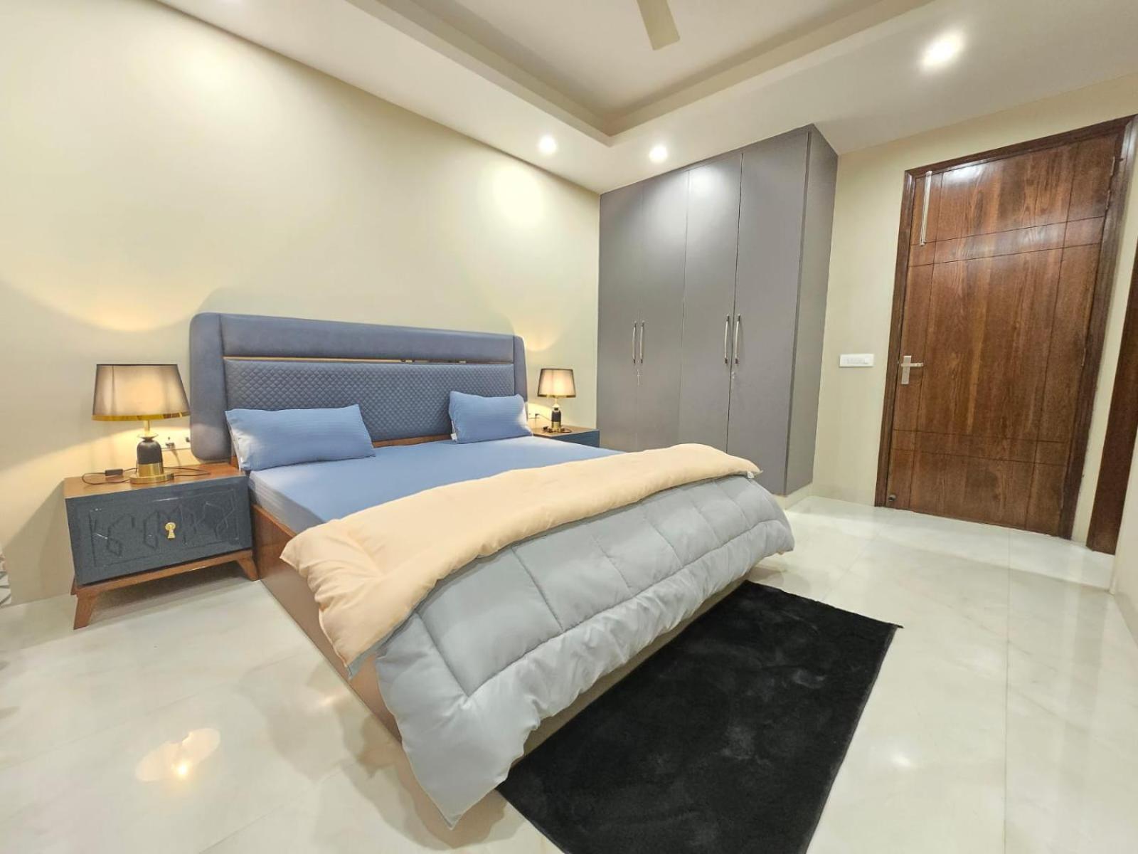 Apartment Homlee-saket Anupam Stylish 3bhk In South Delhi New Delhi
