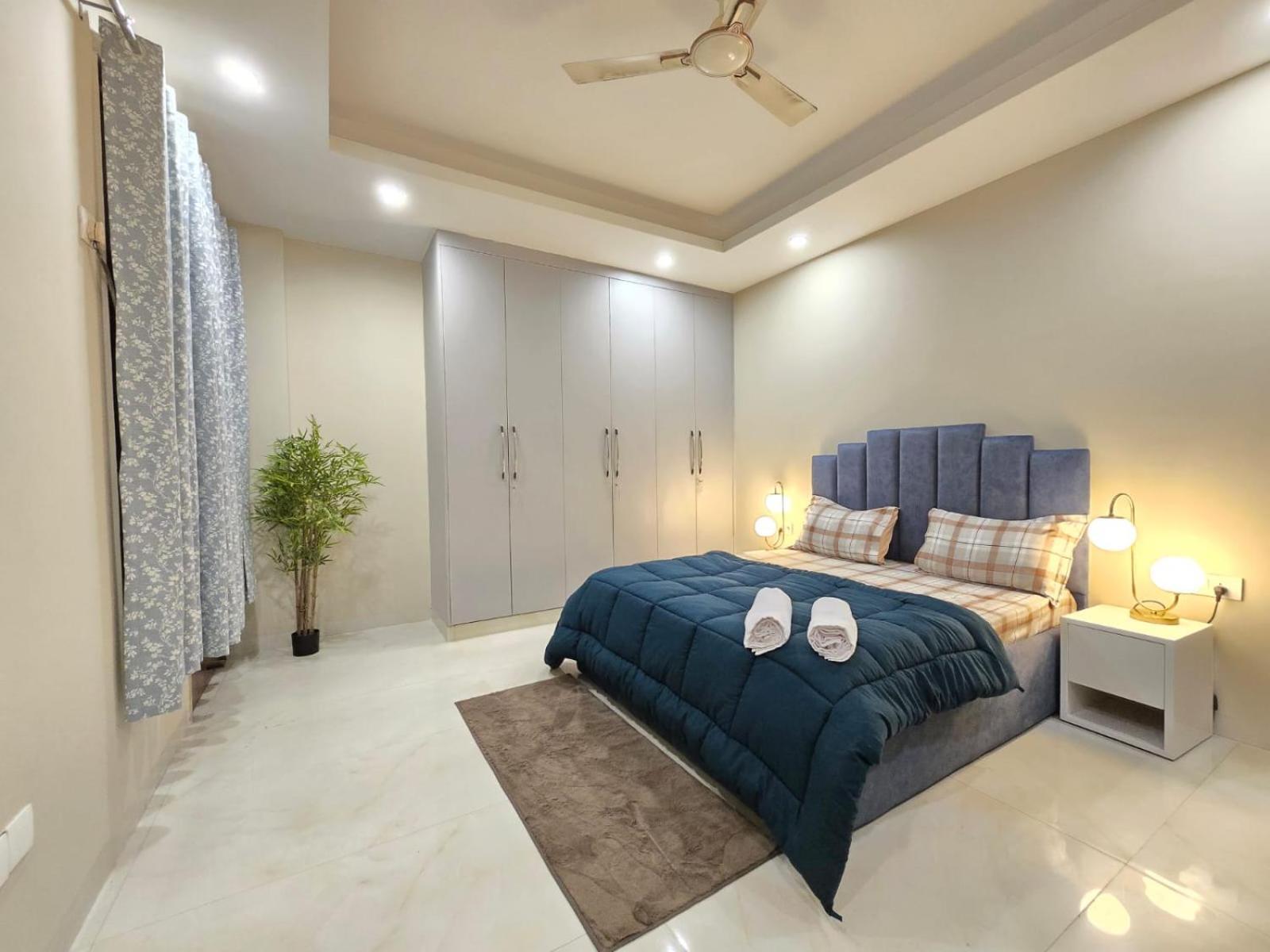 Homlee-saket Anupam Stylish 3bhk In South Delhi New Delhi