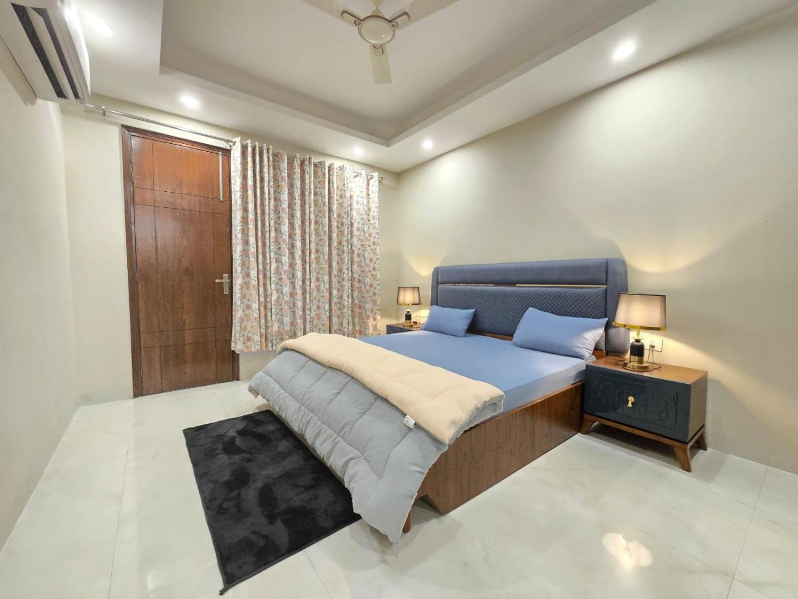 Homlee-saket Anupam Stylish 3bhk In South Delhi * New Delhi