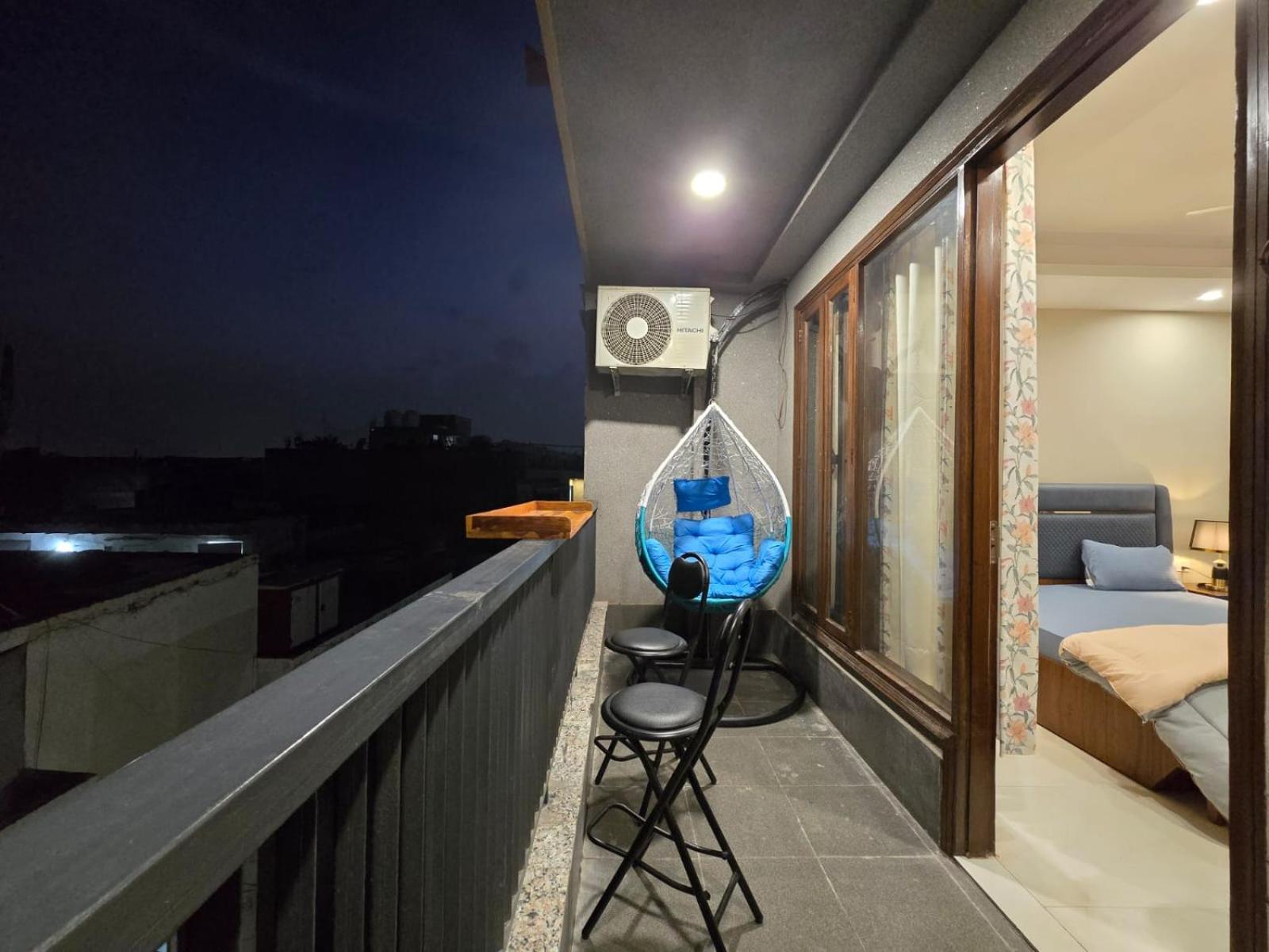 Homlee-saket Anupam Stylish 3bhk In South Delhi
