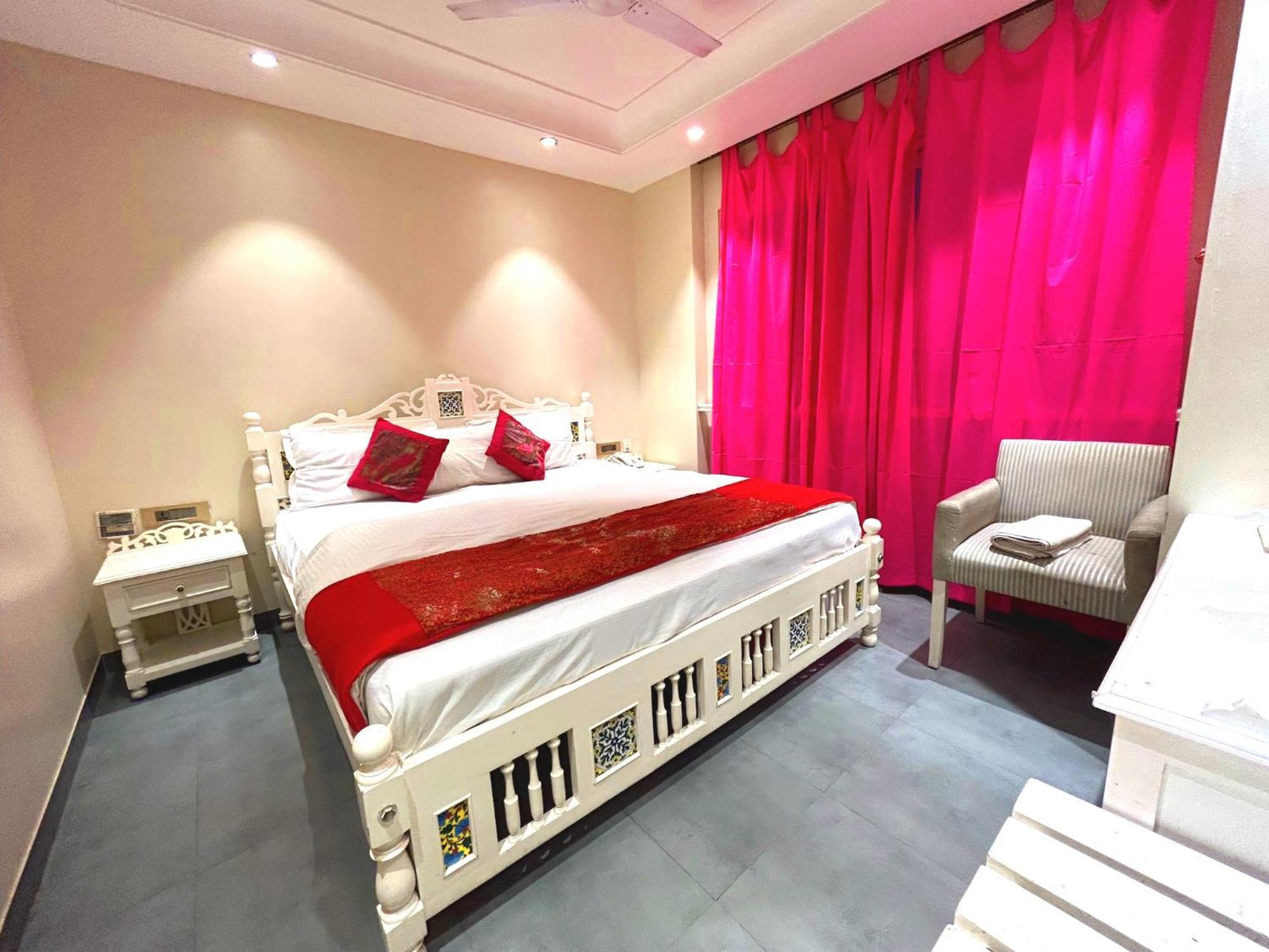 The Pinky - Heritage Boutique Hotel