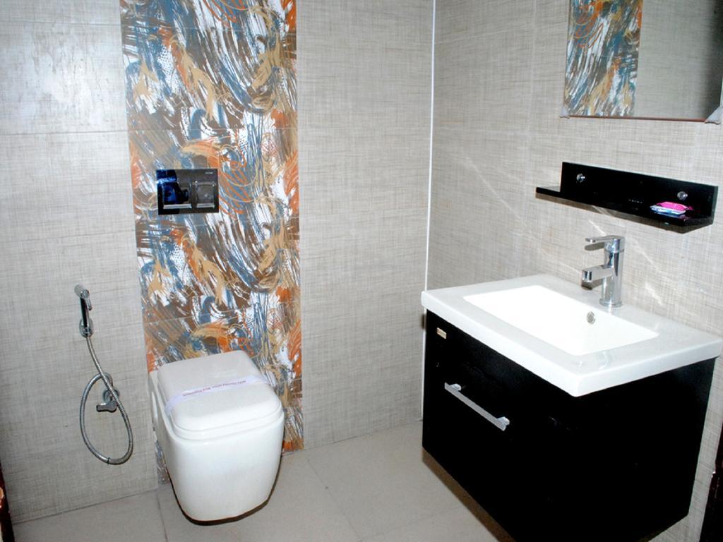 Hotel Royal Holidays New Delhi