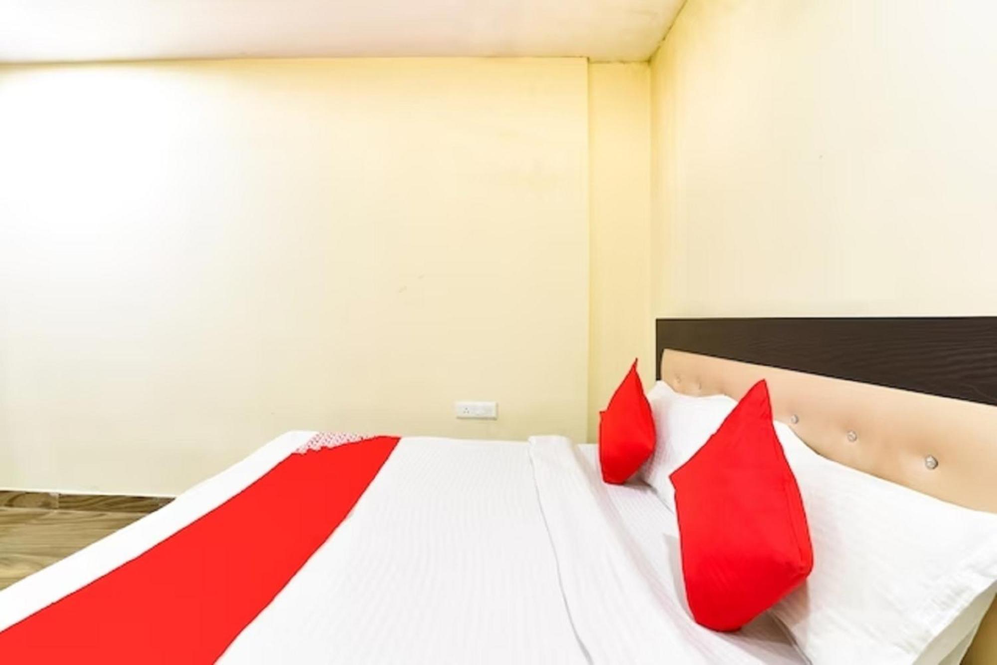 Hotel Royal At Tilak Nagar New Delhi