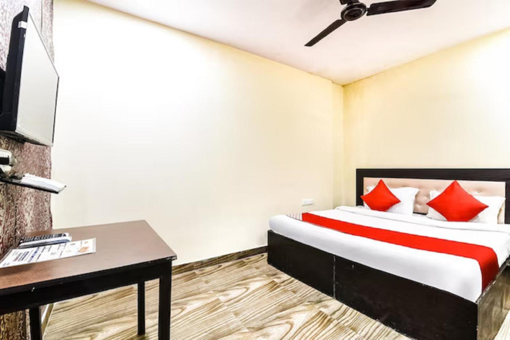 Royal At Tilak Nagar Hotel