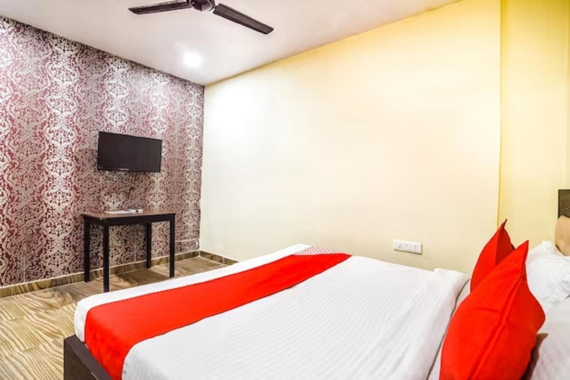 Royal At Tilak Nagar Hotel 3*
