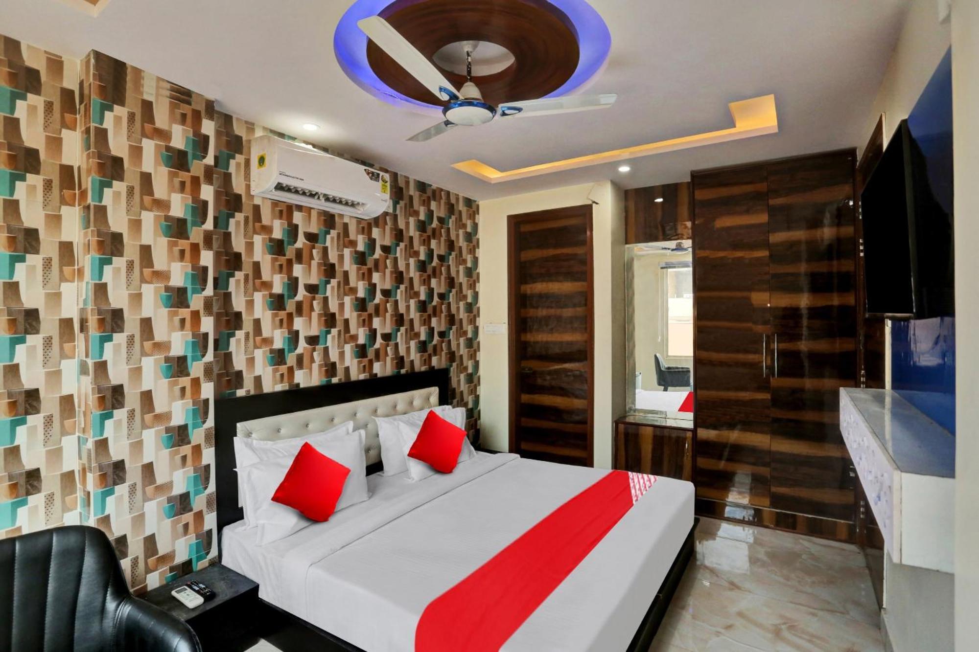 O Metro Height's Near Nangloi Railway Metro Station 3* Delhi (National Capital Territory of India)
