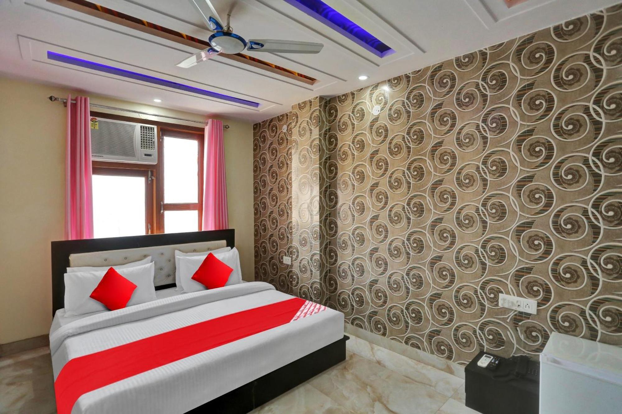 Hotel O Metro Height's Near Nangloi Railway Metro Station Delhi (National Capital Territory of India)