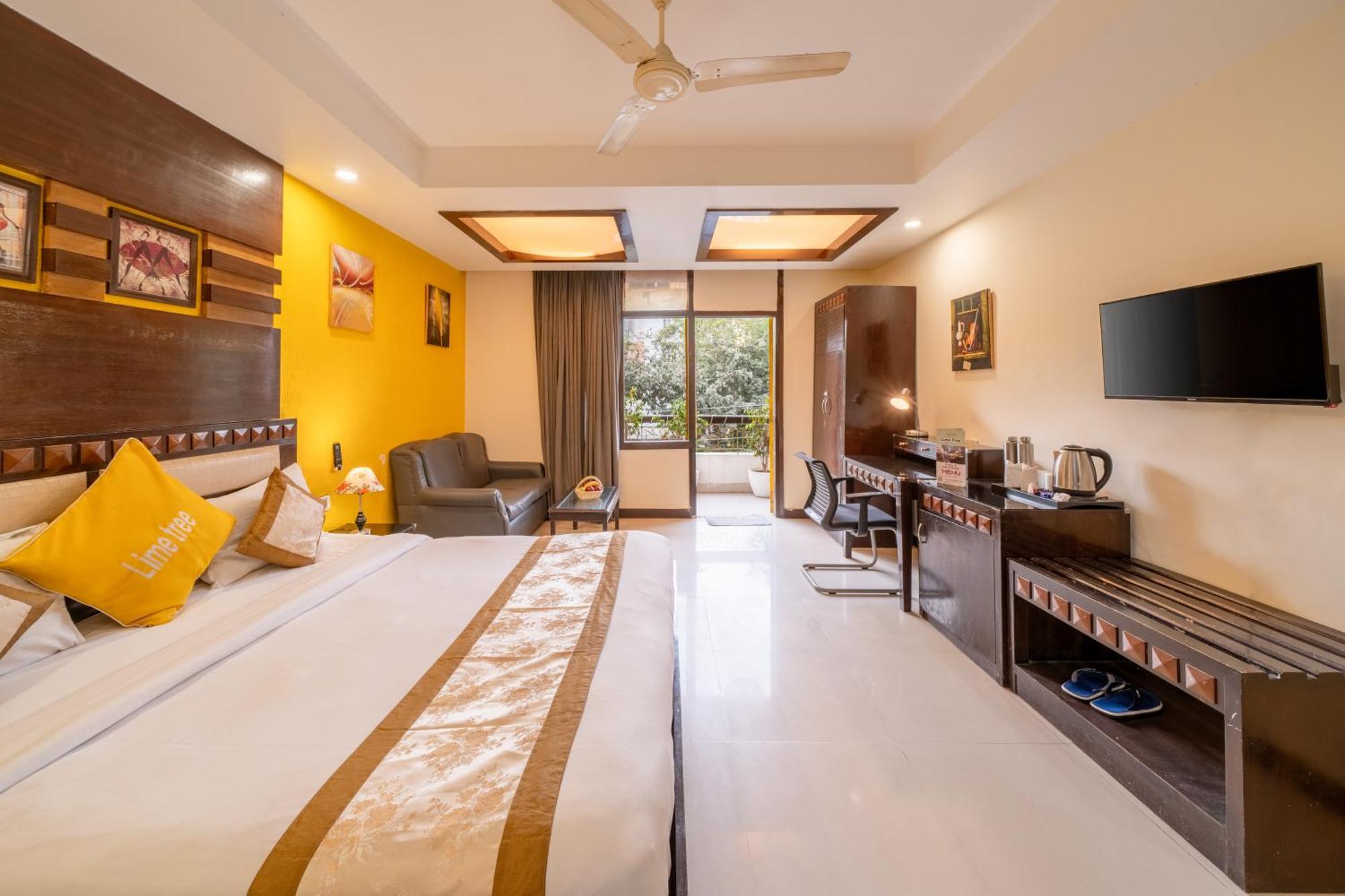 Lime Gk-2 At Greater Kailash Metro South Delhi Nearby Saket Select Guest house *