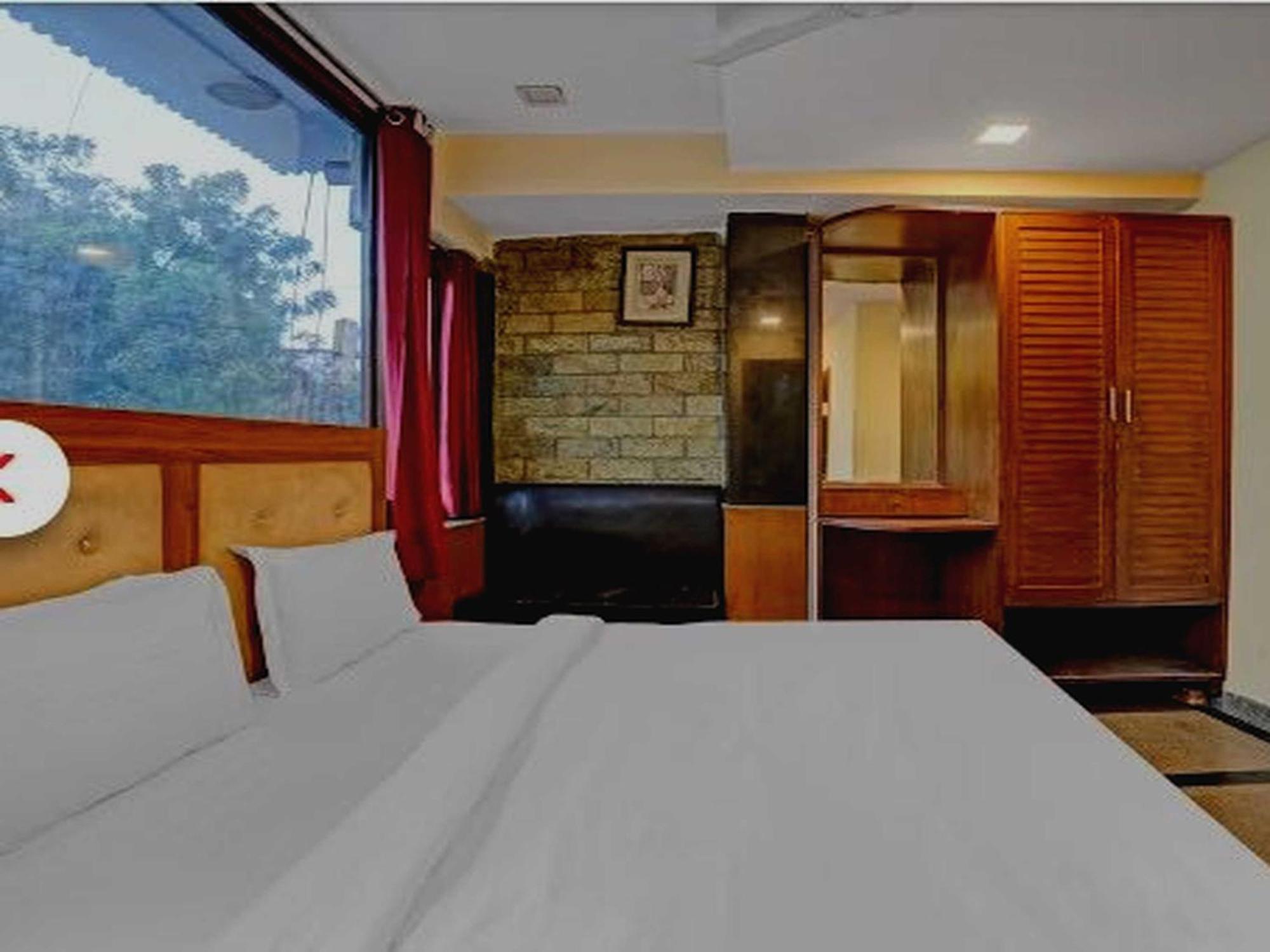 Oyo 75948 Tushar Continental Hotel 3*