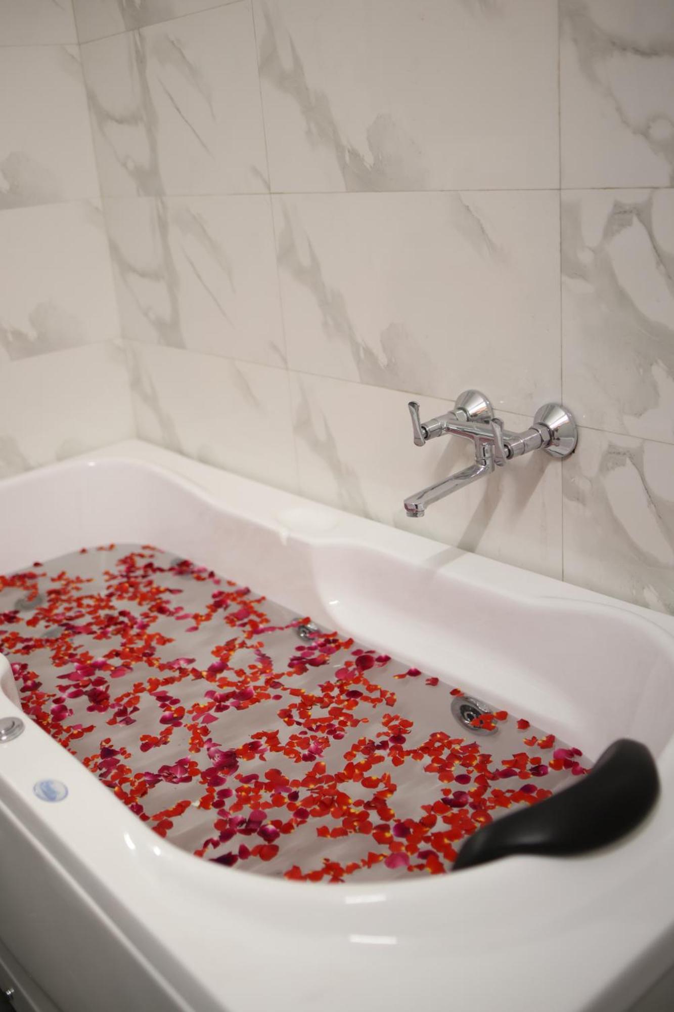 Gallivanto - Rohini Hotel 3*