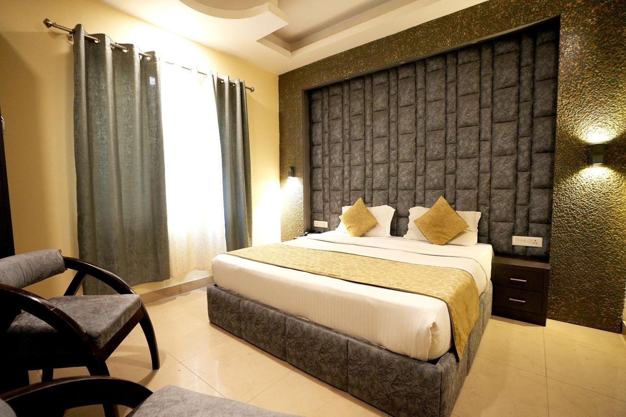 Silver Stone - Karol Bagh New 3*