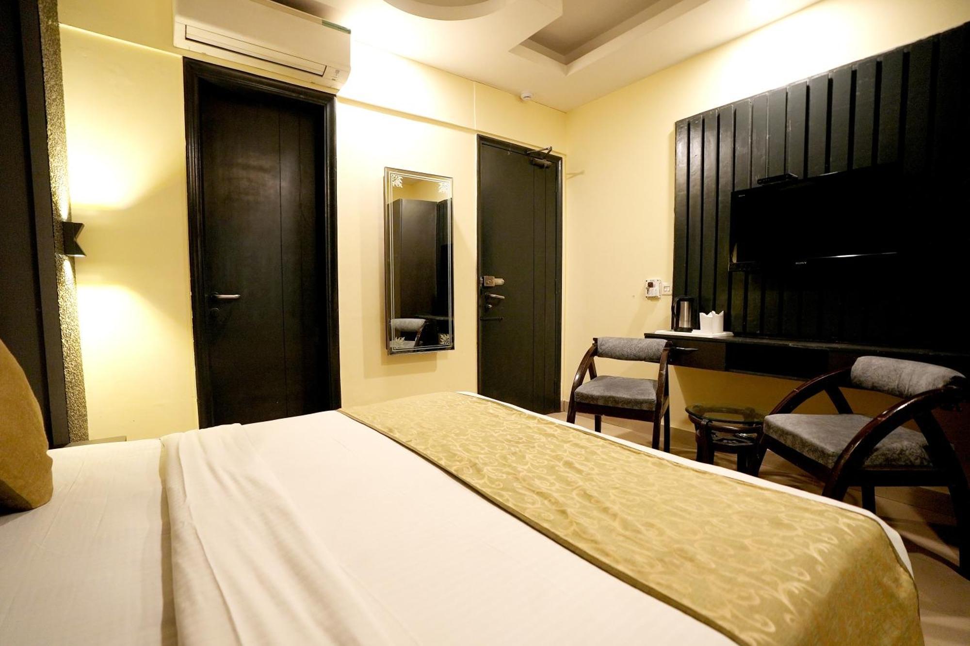 Hotel Silver Stone - Karol Bagh New