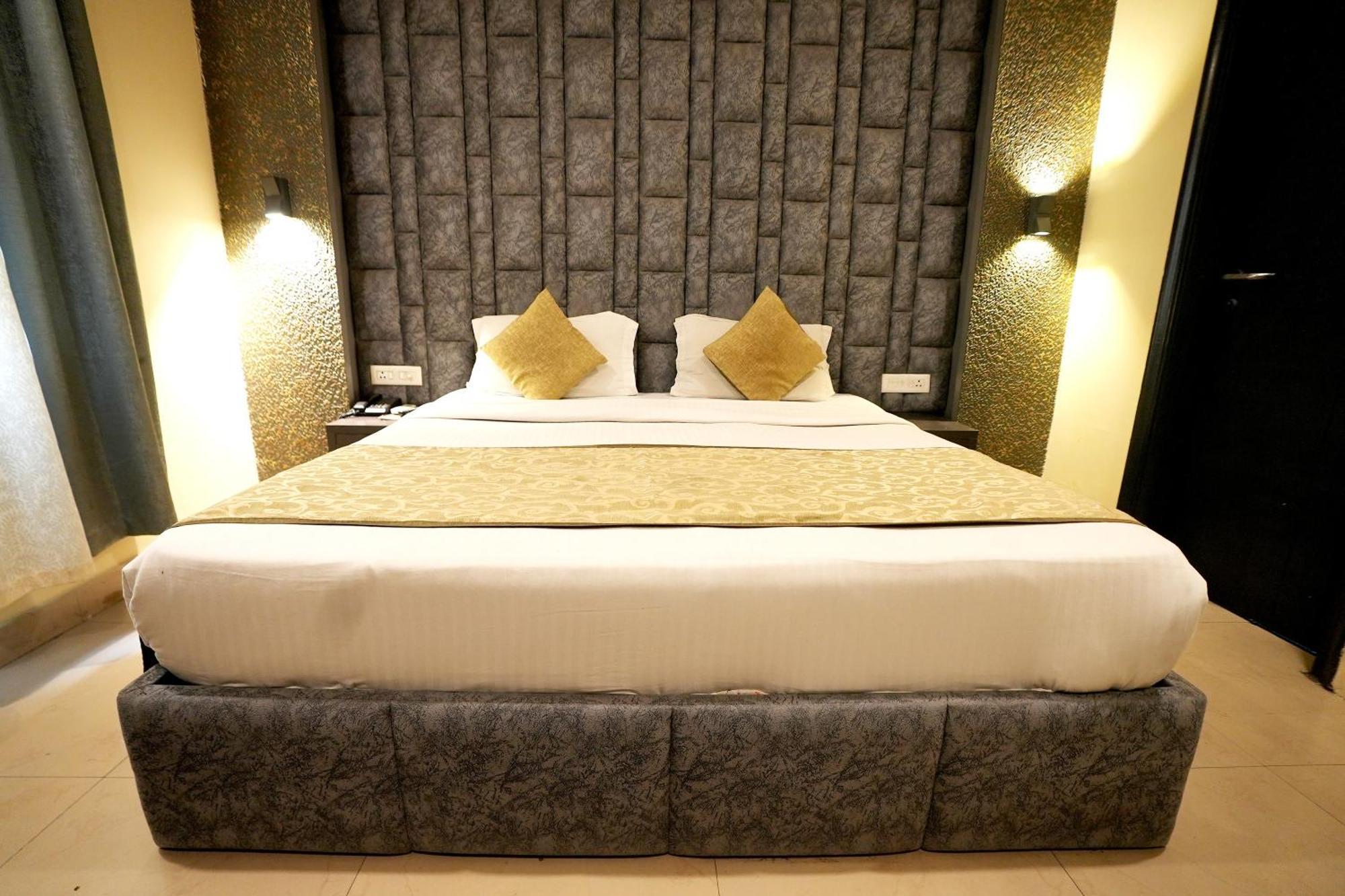 Silver Stone - Karol Bagh New 3*