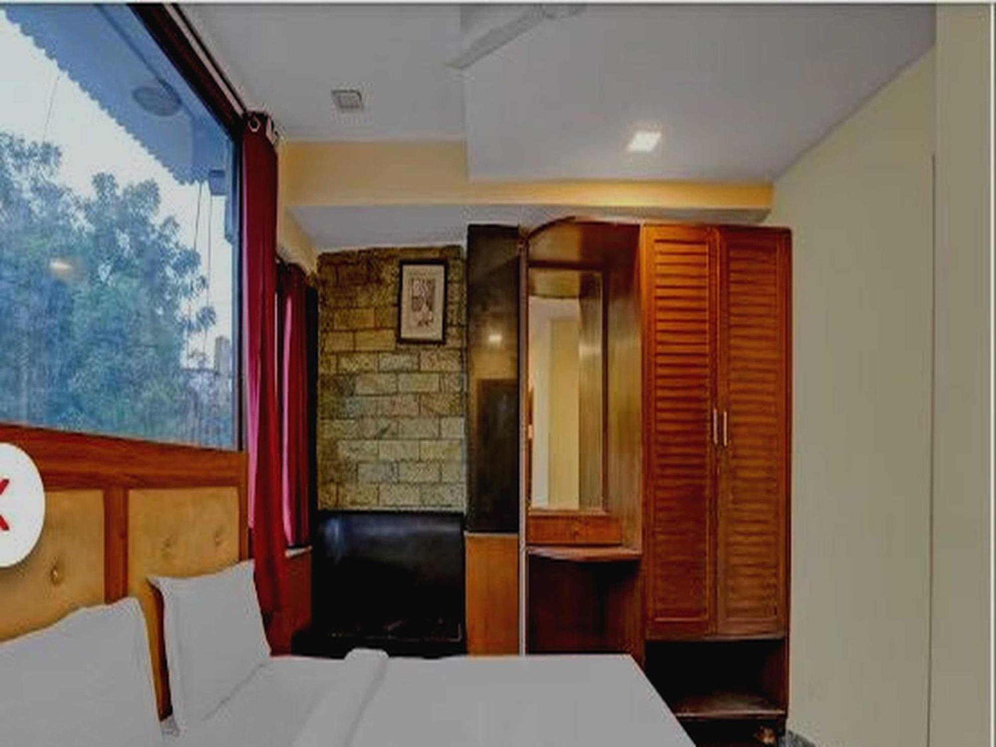Hotel Oyo 75948 Tushar Continental