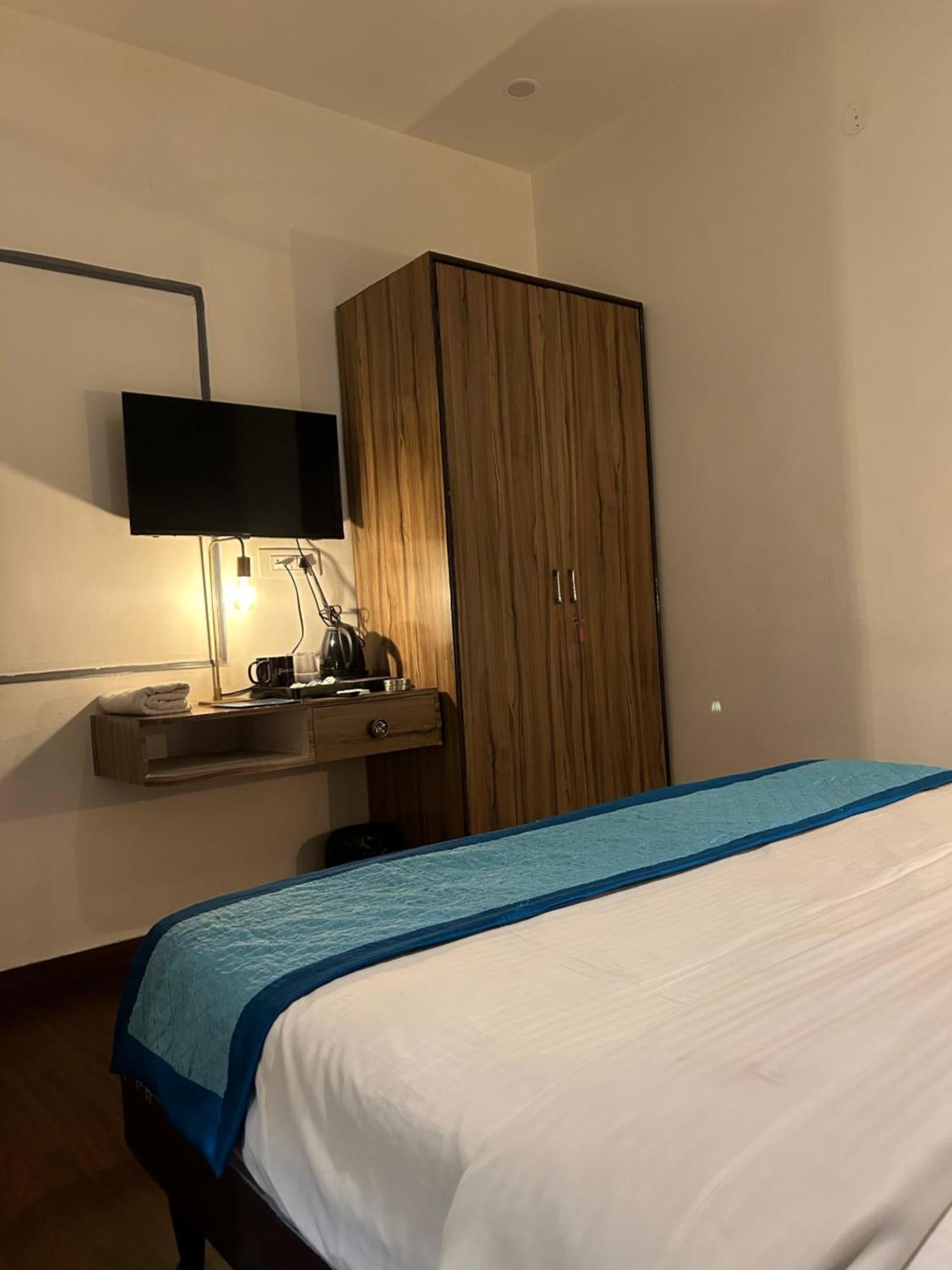 Gallivanto - Rohini Hotel 3*