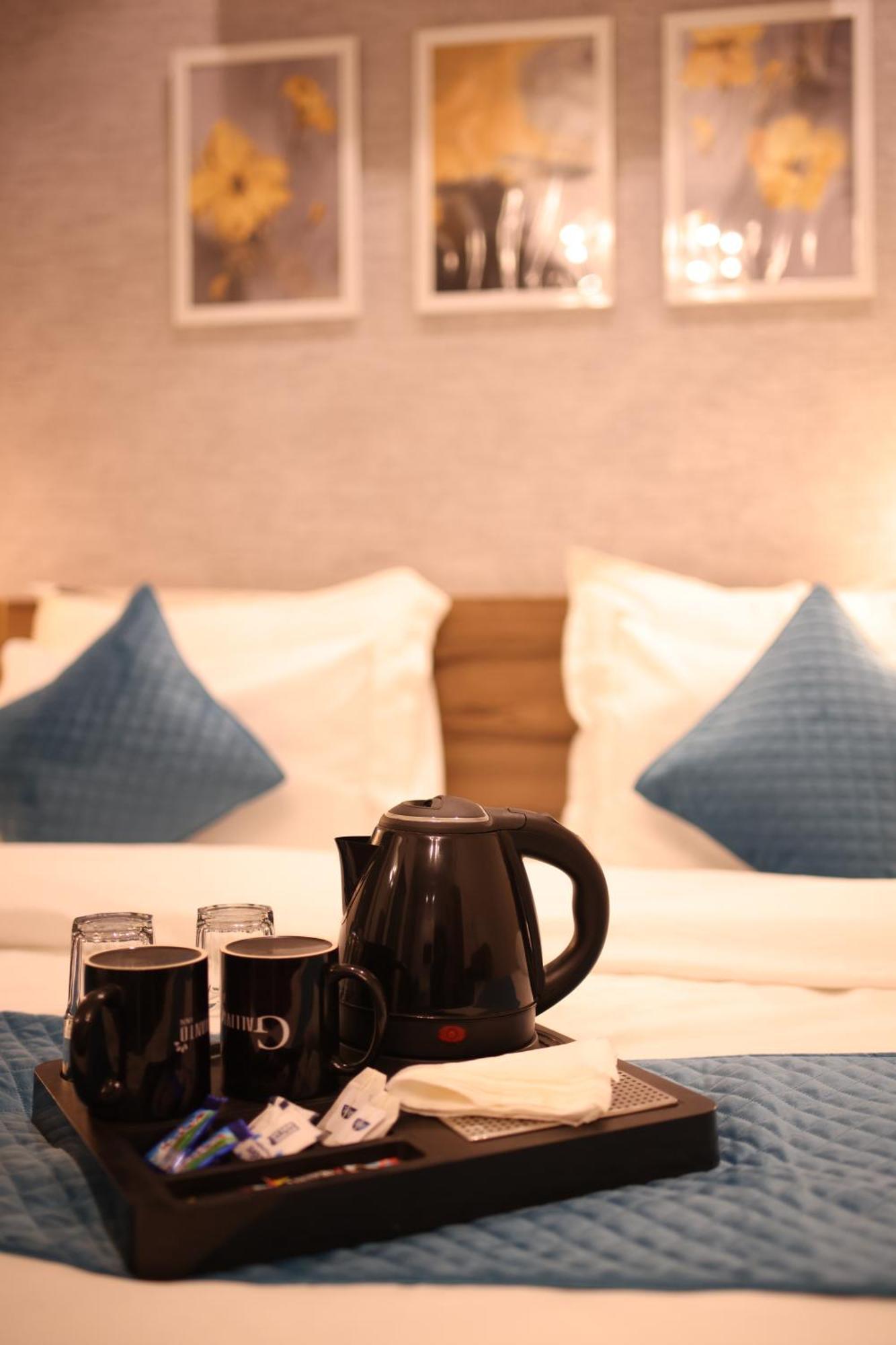 Hotel Gallivanto - Rohini