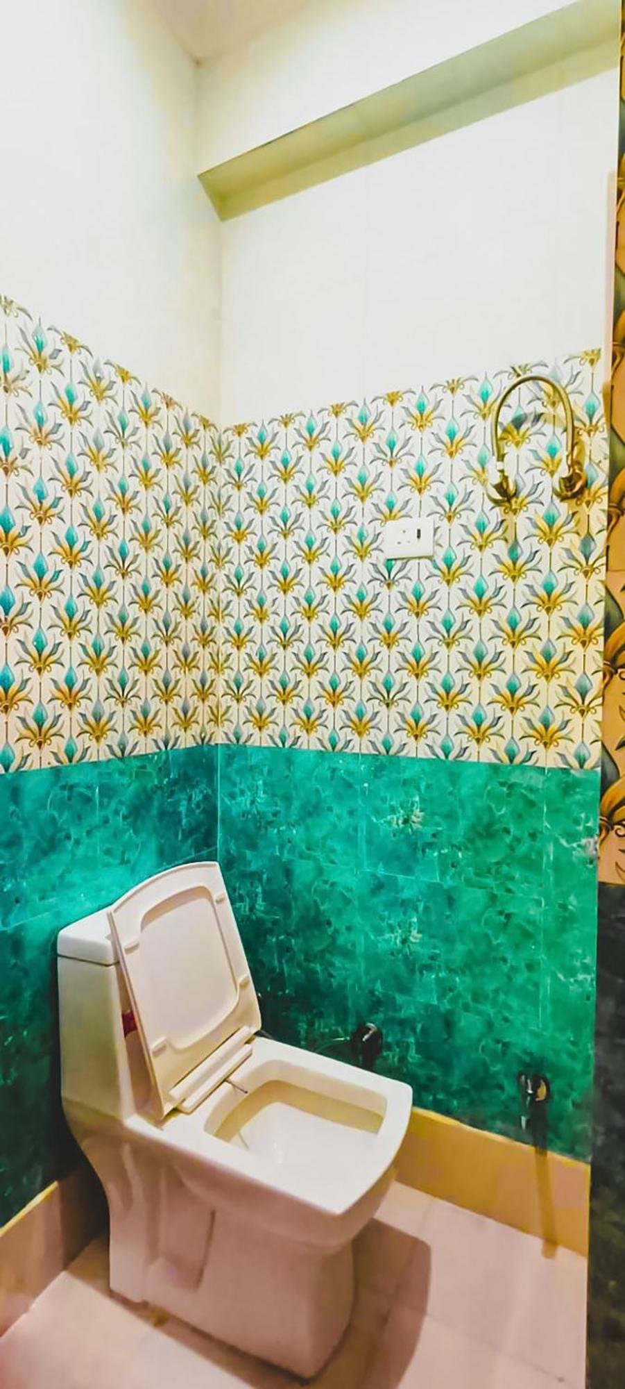 Private In Uttam Nagar - Sky Hotel