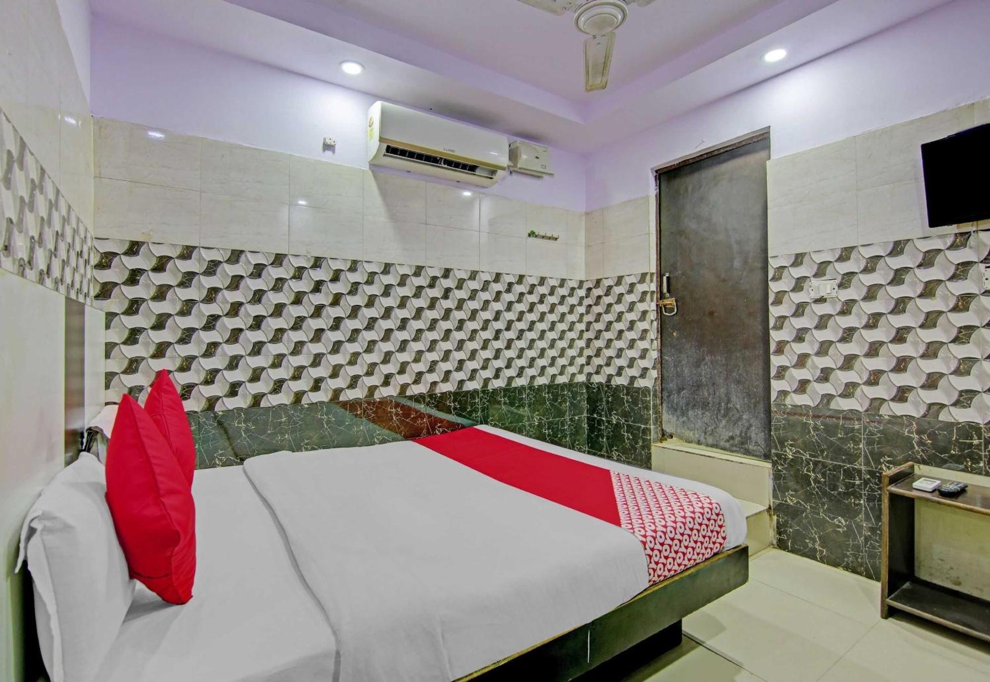 Hotel O Naseeb Near Jama Masjid New Delhi